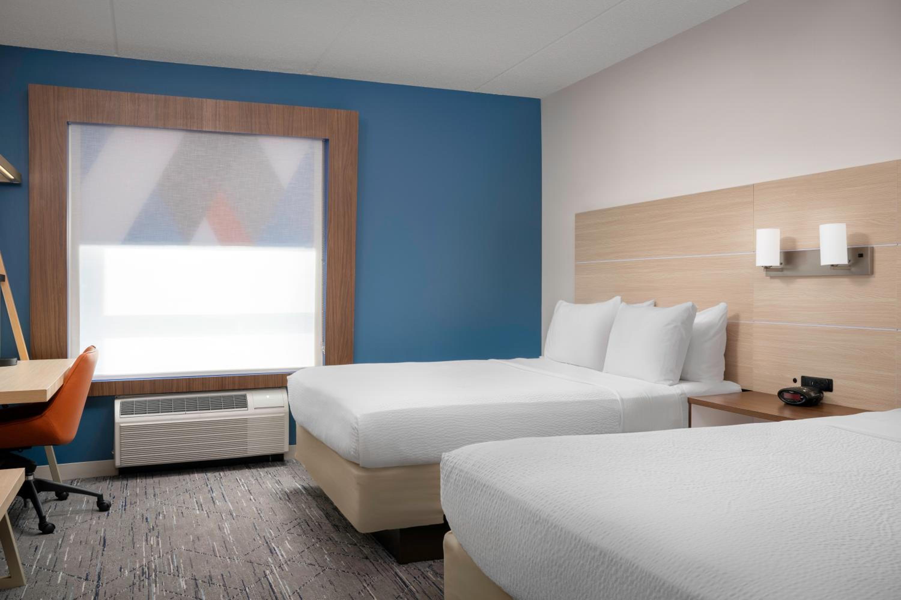 Standard Queen Room with Two Queen Beds - Communications Accessible