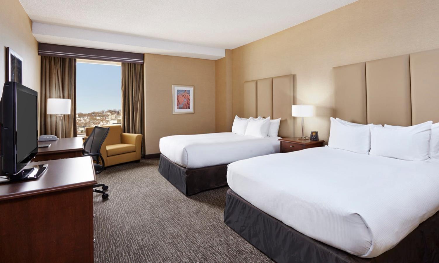 Queen Room with Two Queen Beds and City View - Photo 2