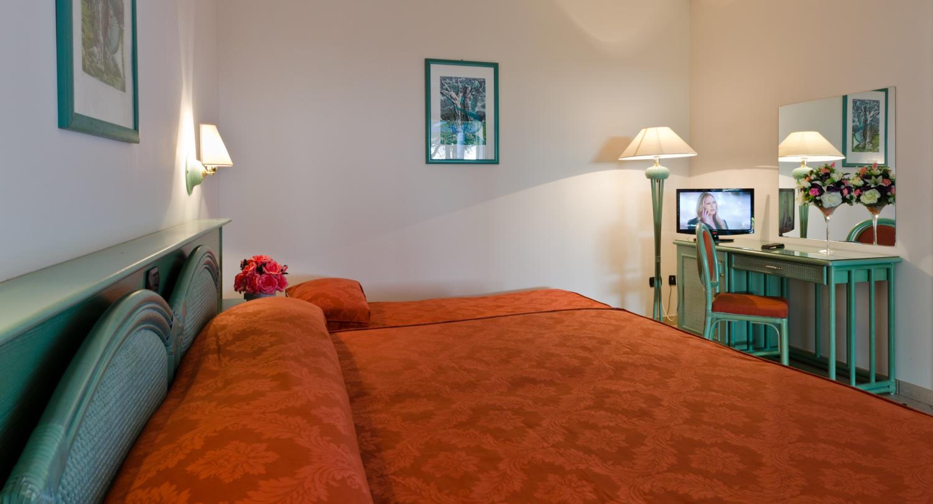 Standard Triple Room - Photo 1
