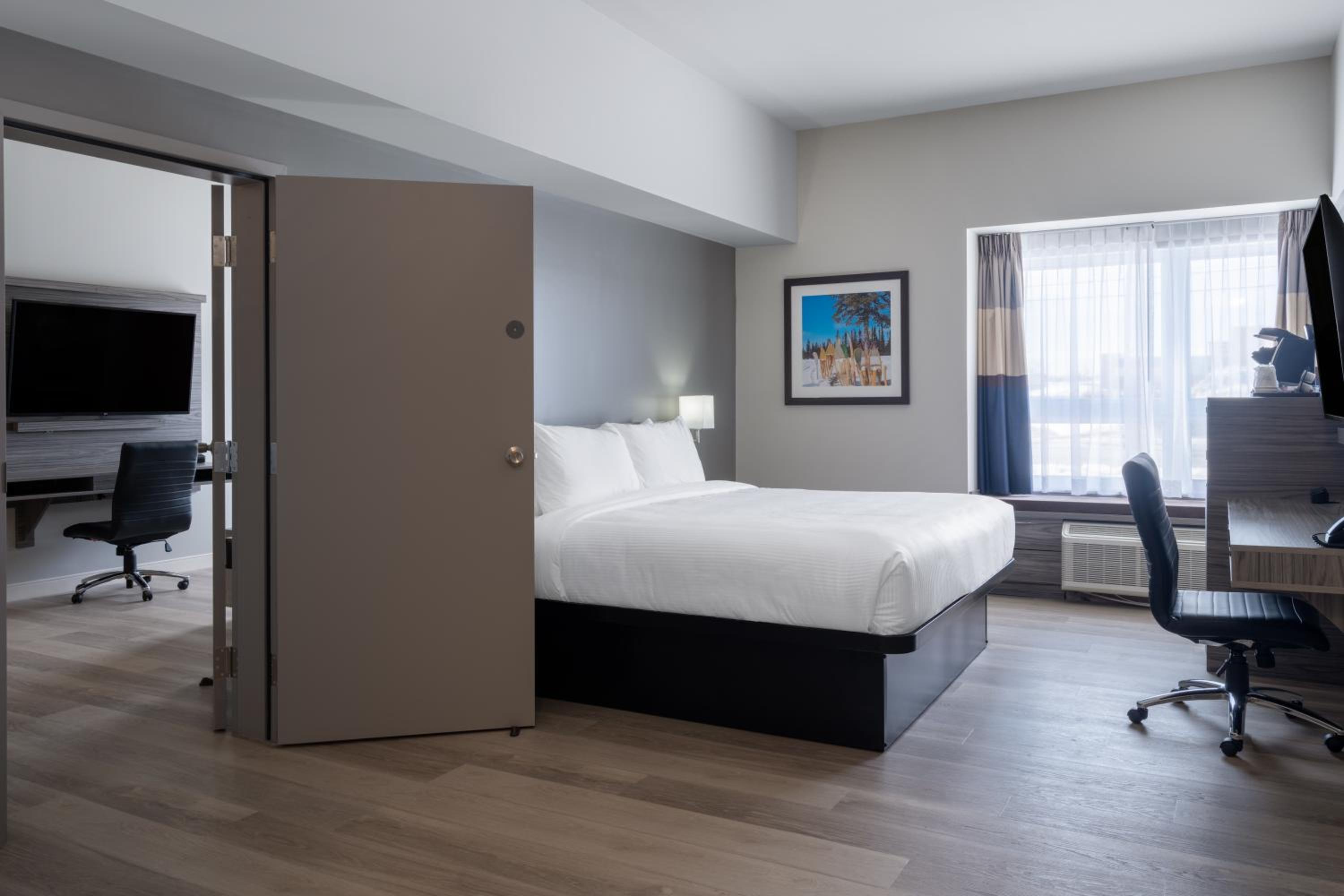 One-Bedroom King Suite - Non-Smoking - Photo 5