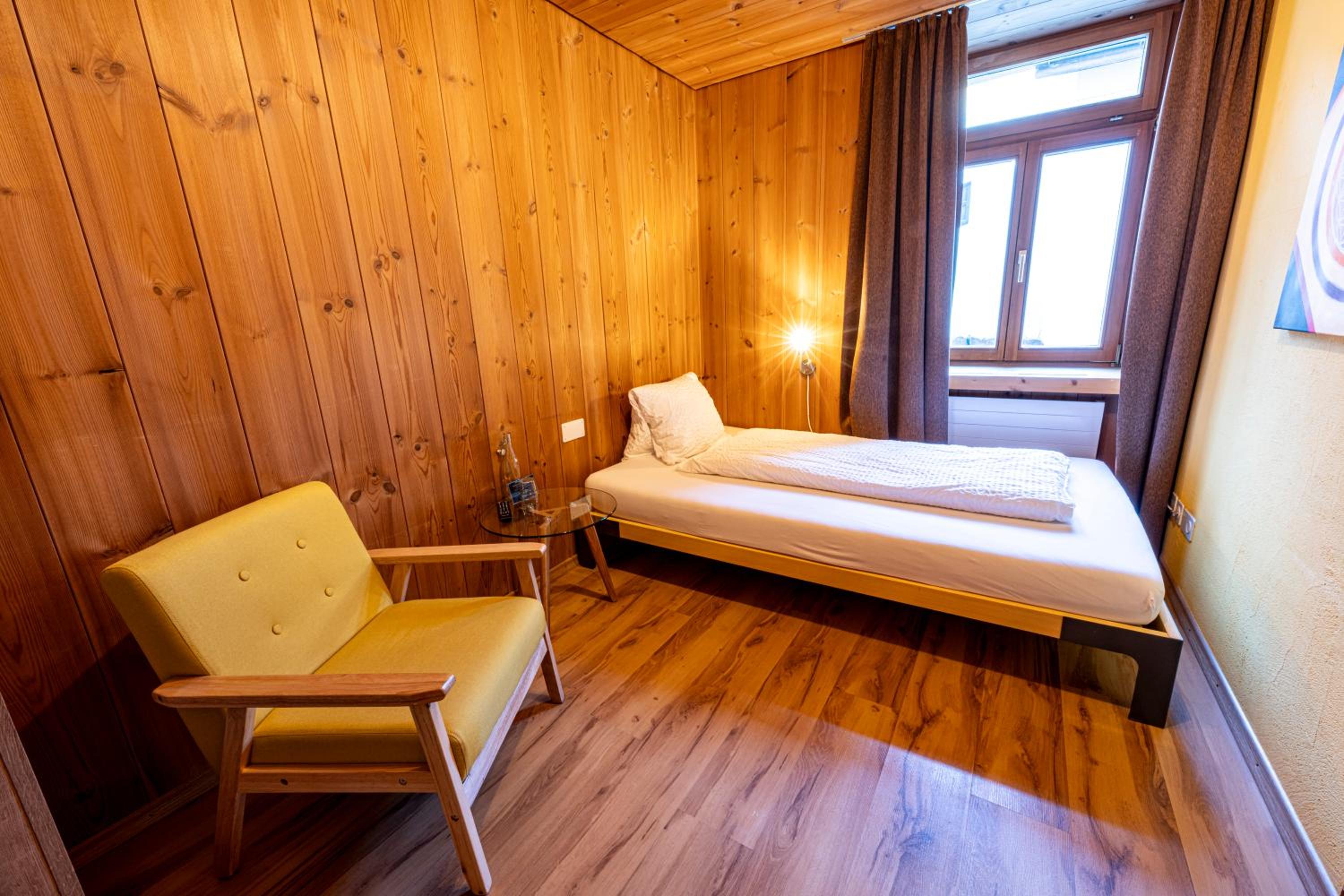 Single Room photo 3