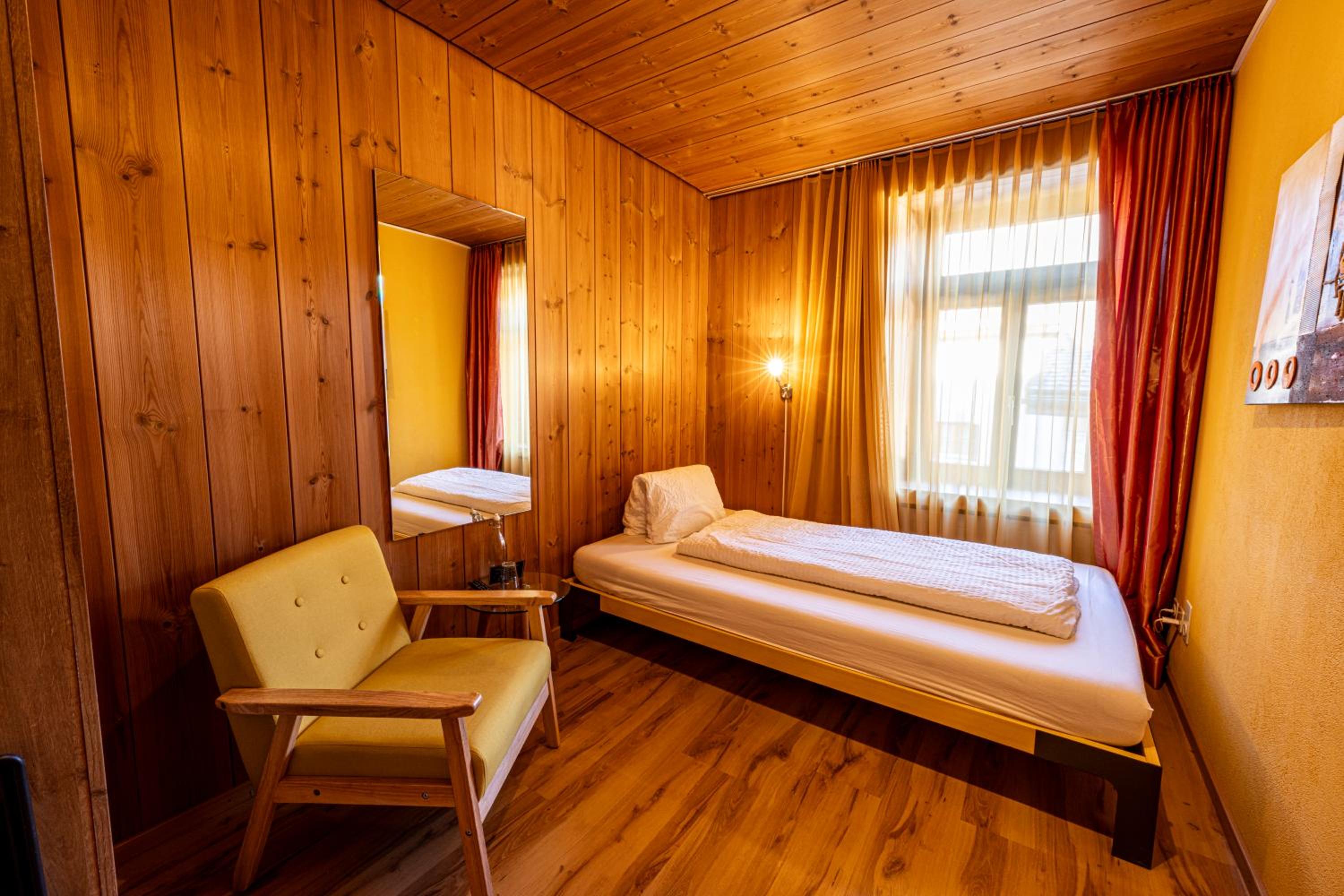 Single Room photo 2