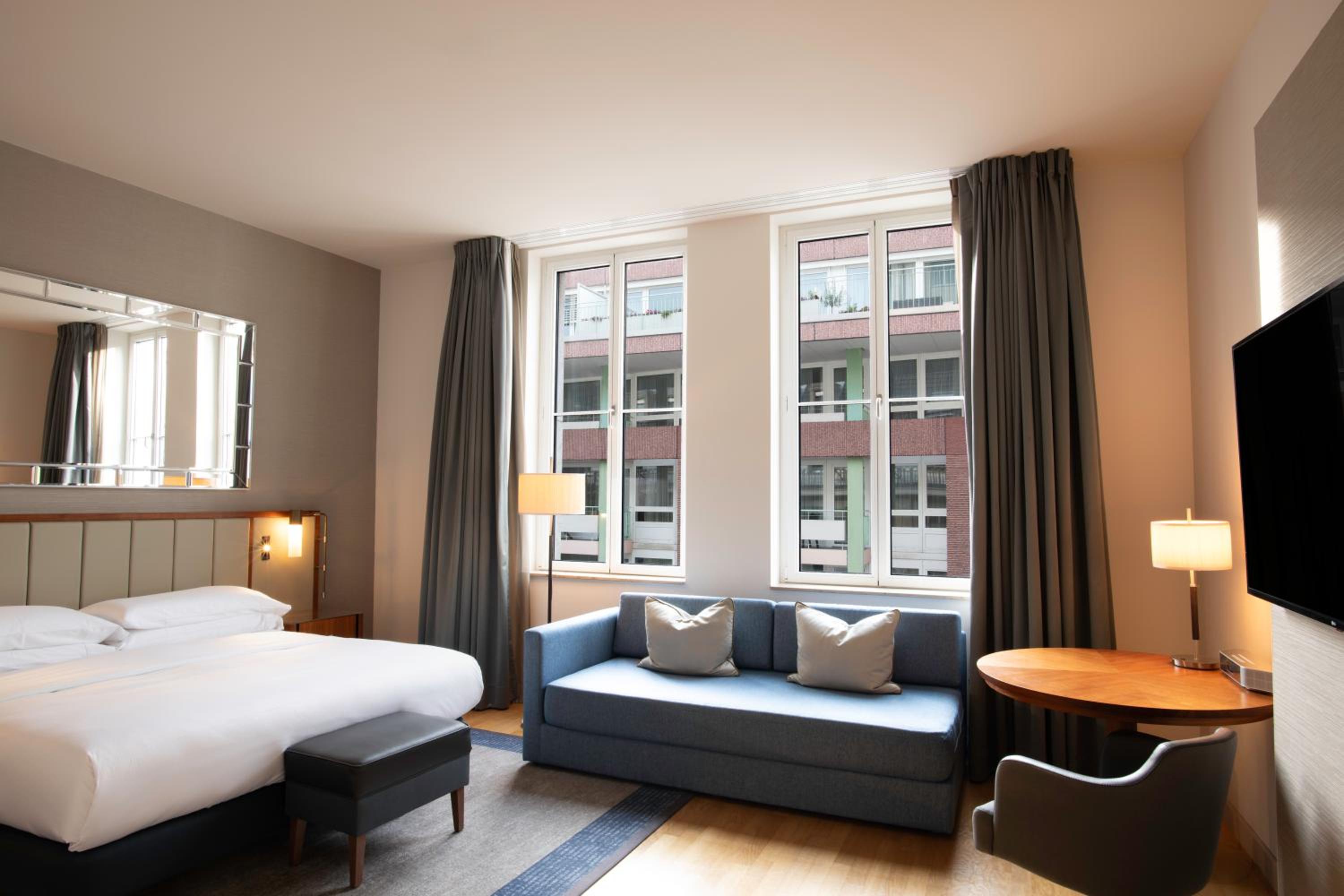 Deluxe King Room