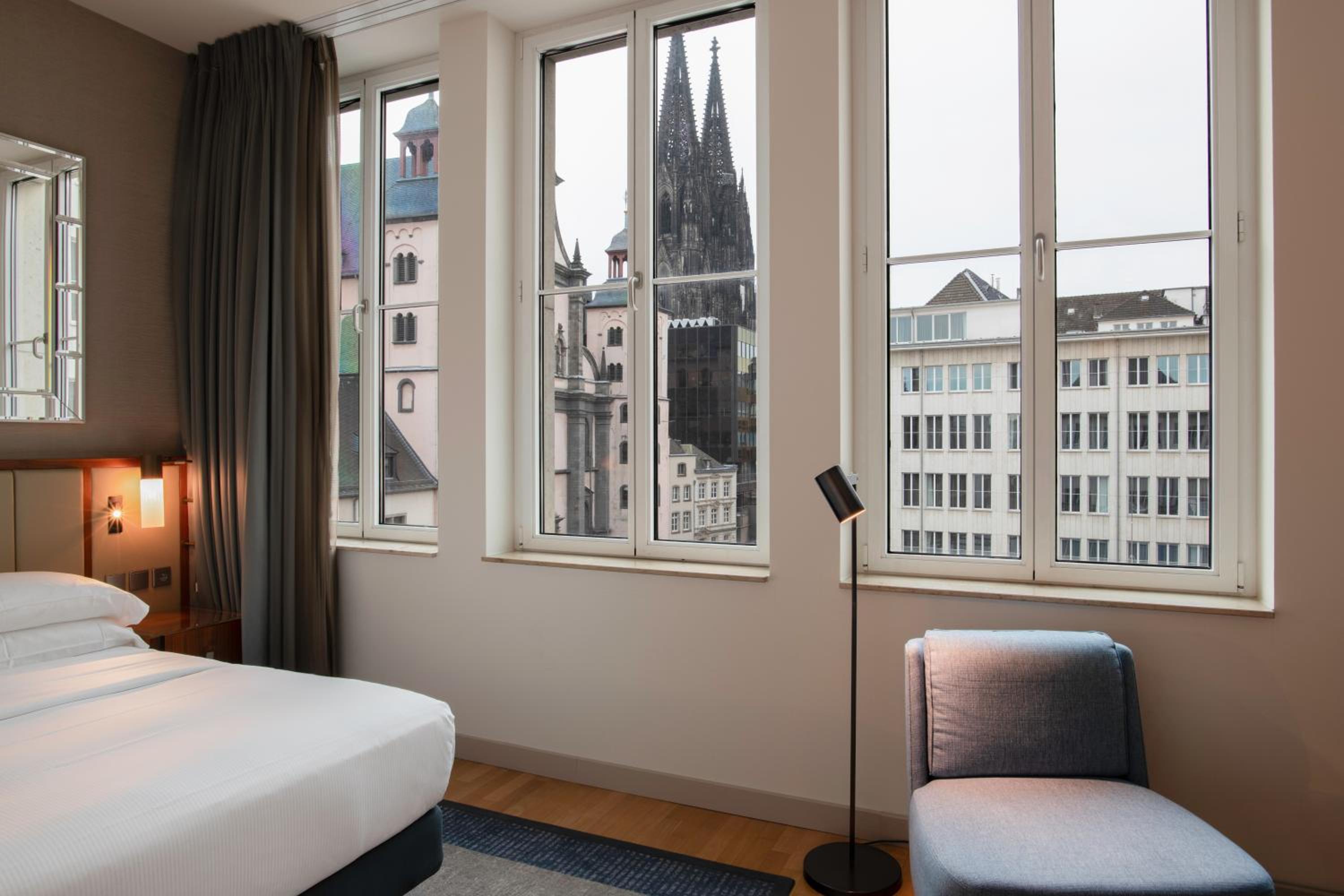 King Room with View thumbnail 5