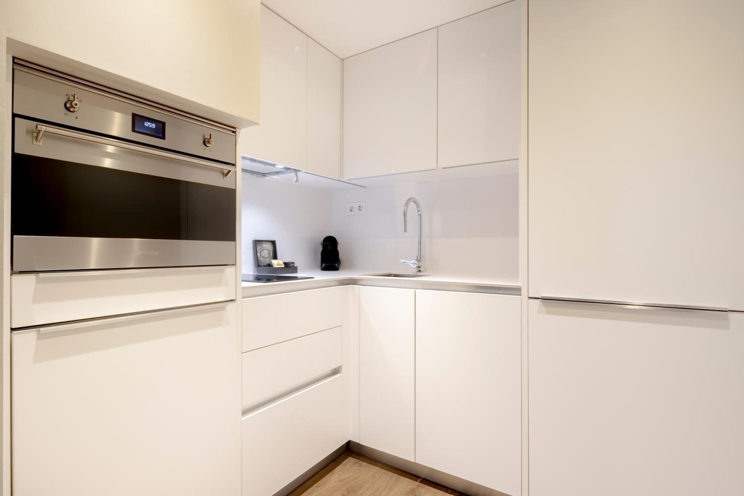 Superior One-Bedroom Apartment photo 3