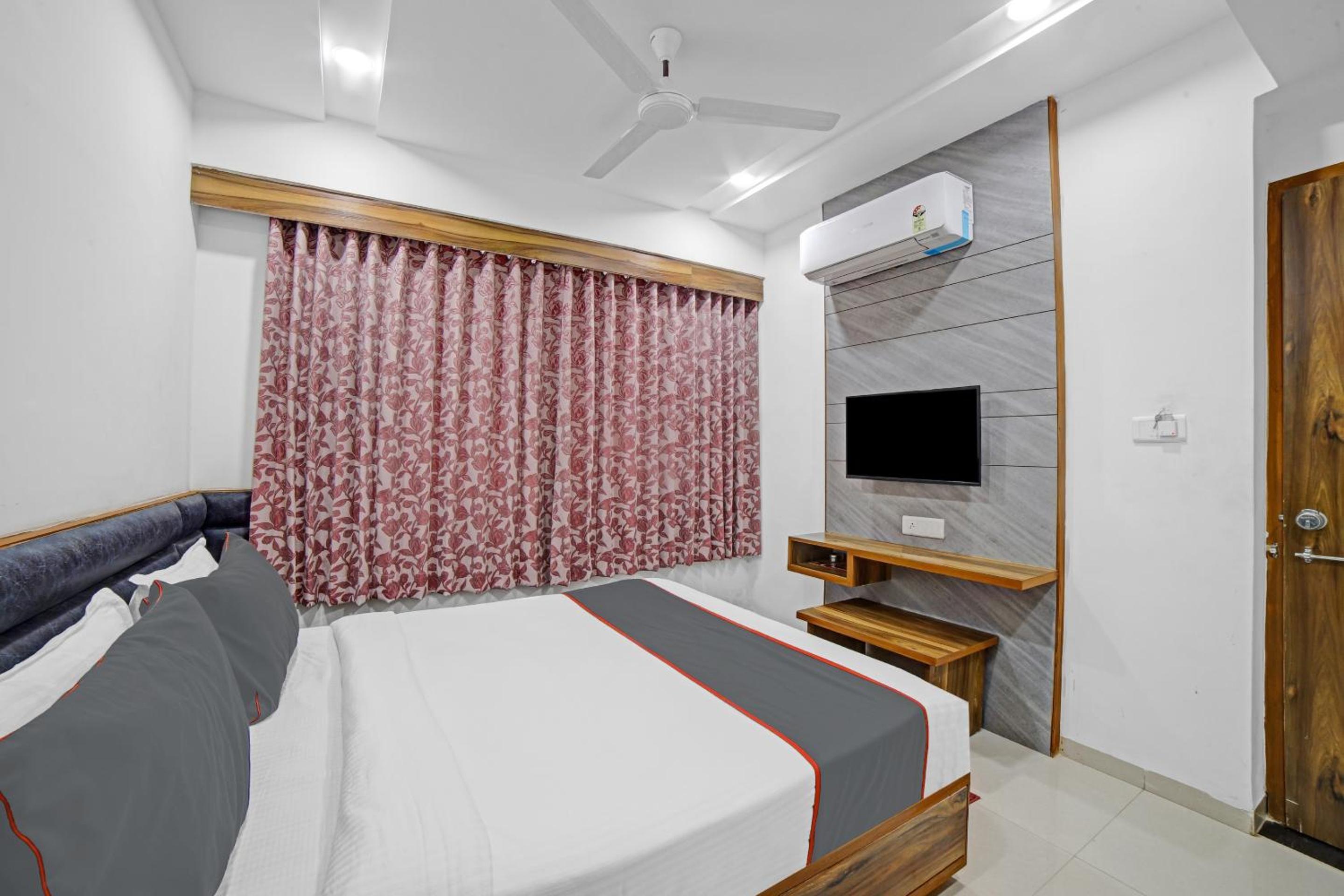 Deluxe Room - Photo 8