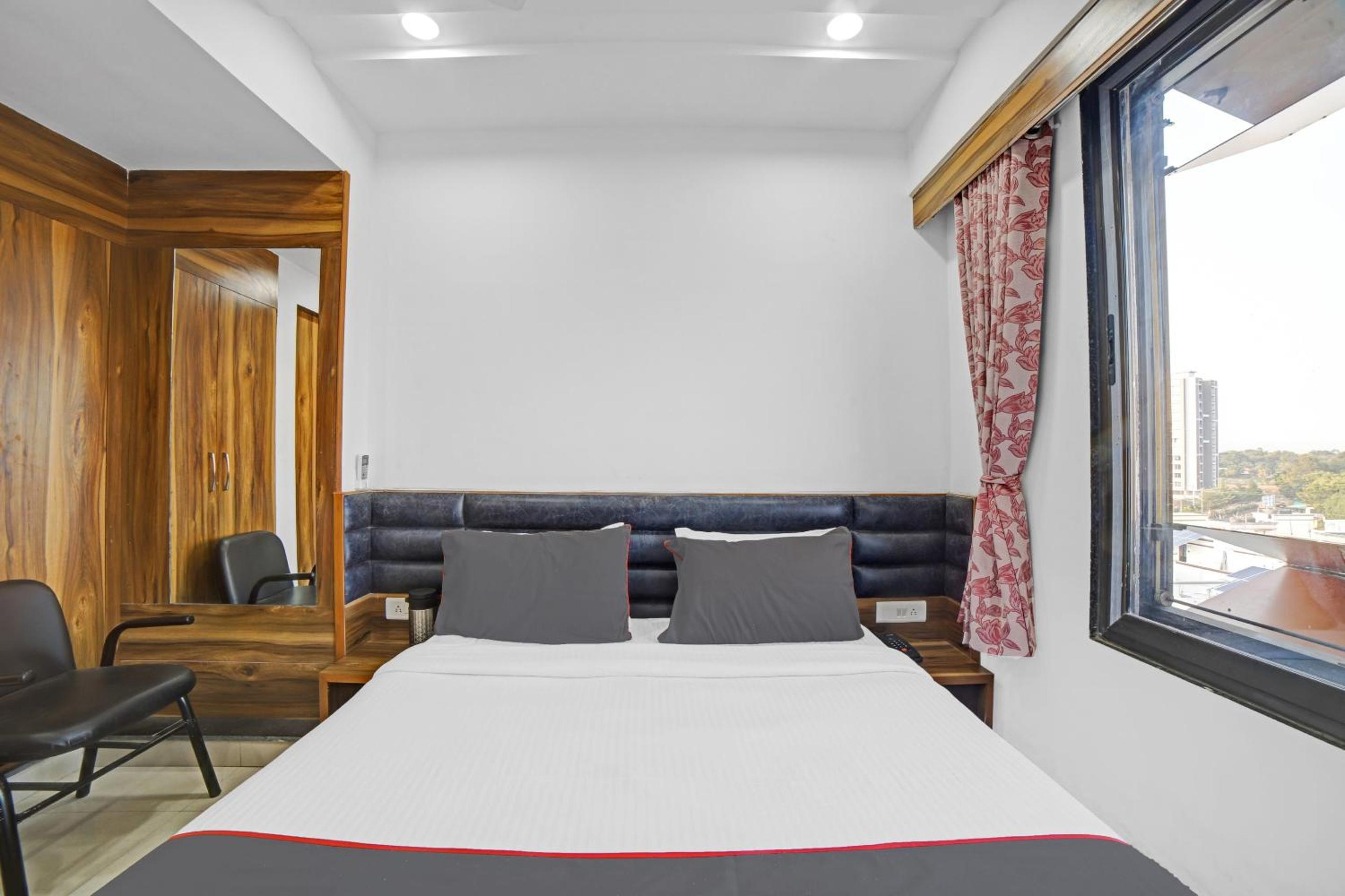 Deluxe Room - Photo 2