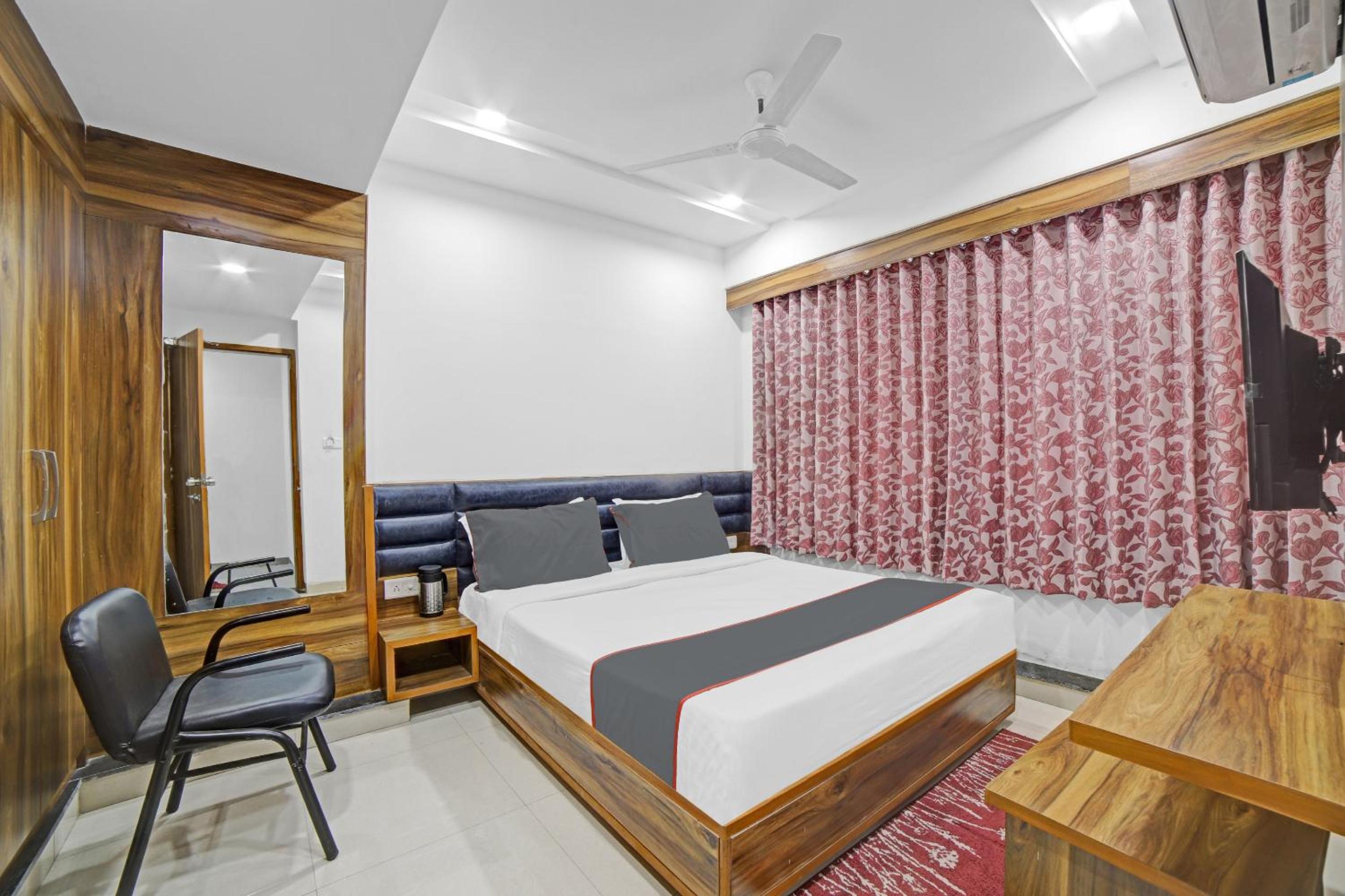 Deluxe Room - Photo 1