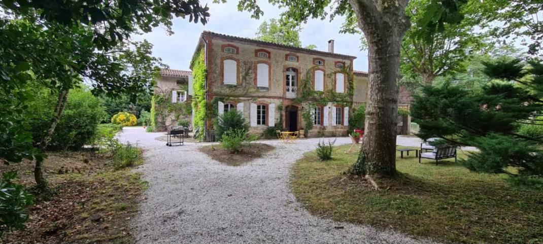 Eight-Bedroom House photo 1