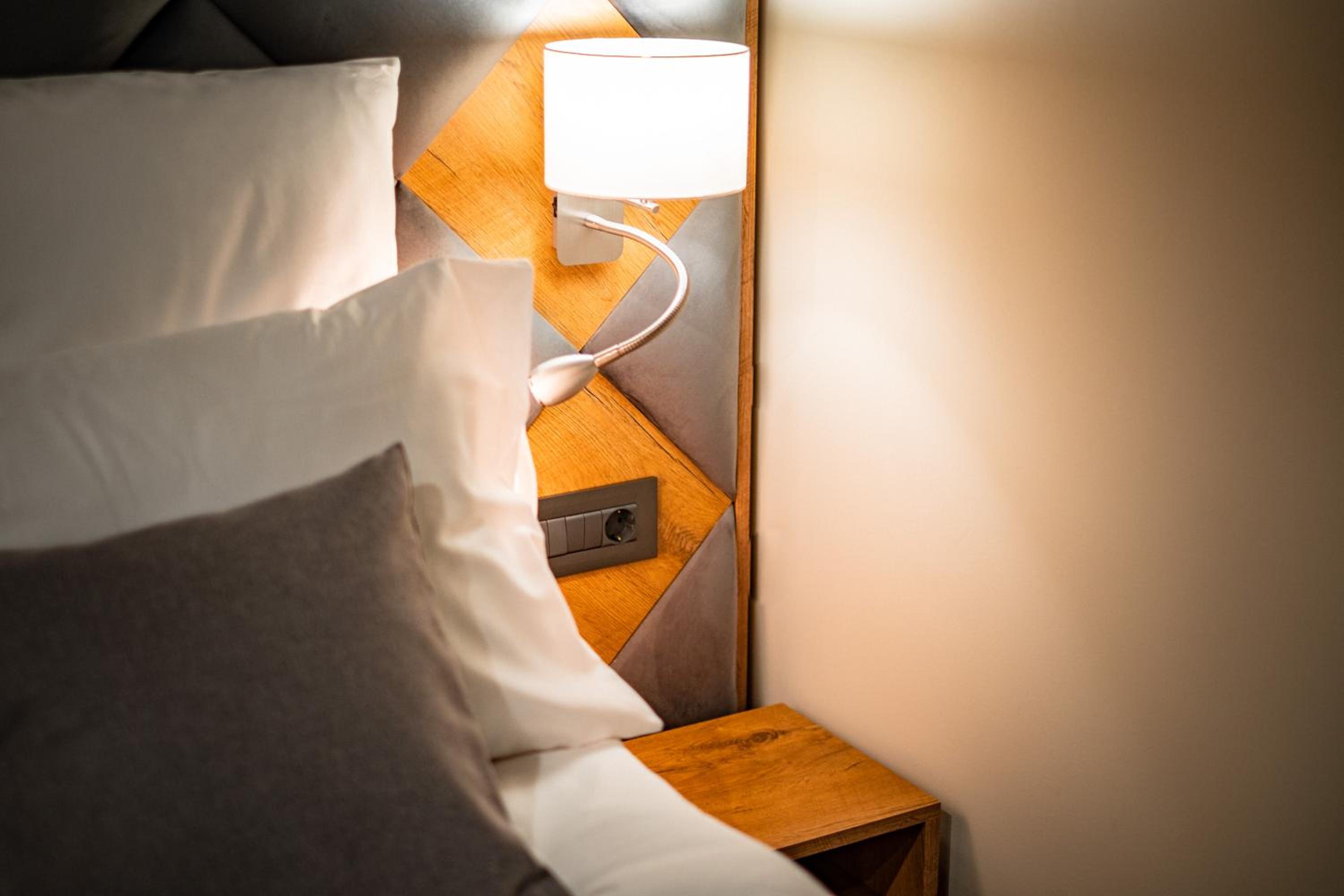 Deluxe Double Room - Photo 15