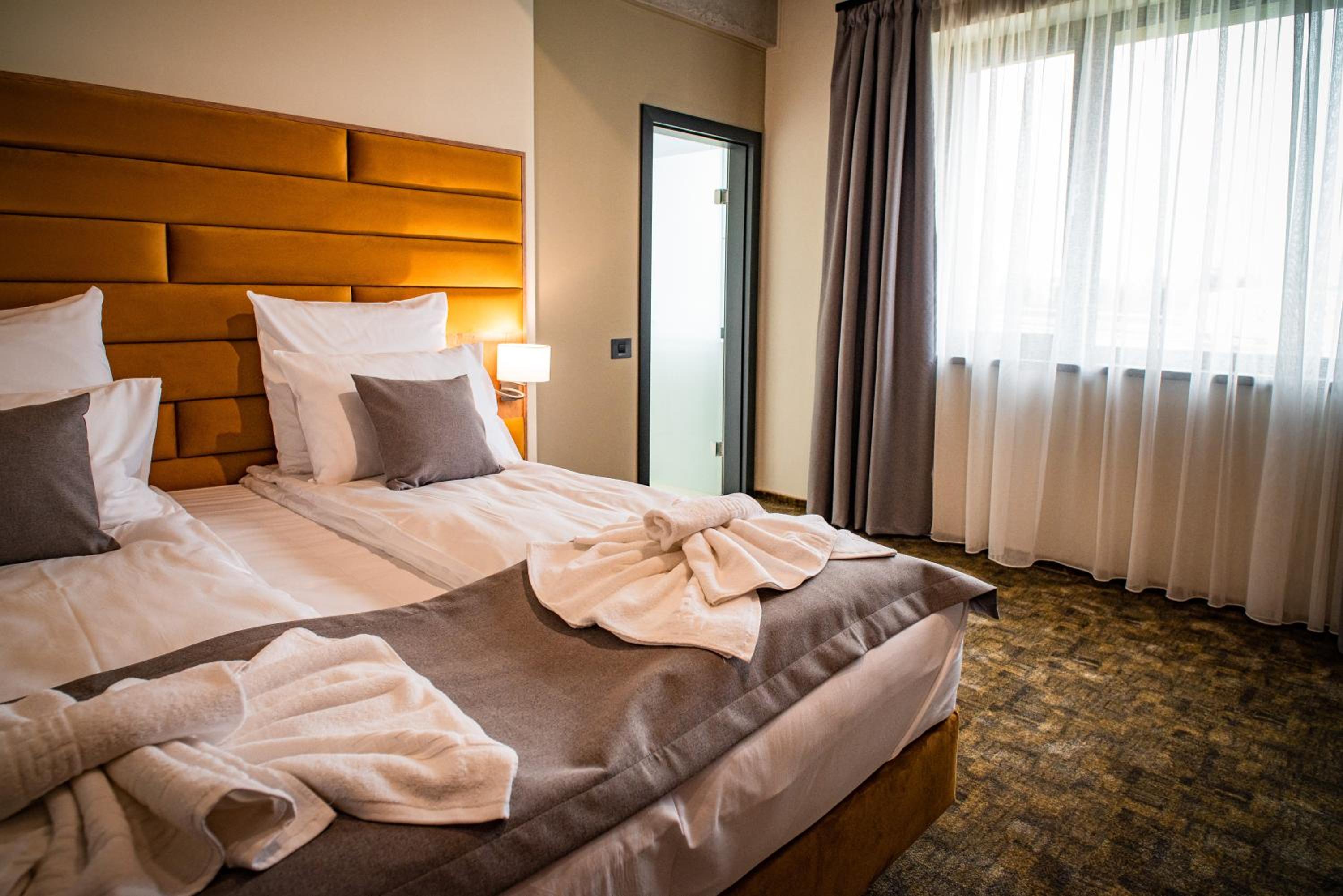Deluxe Double Room - Photo 24