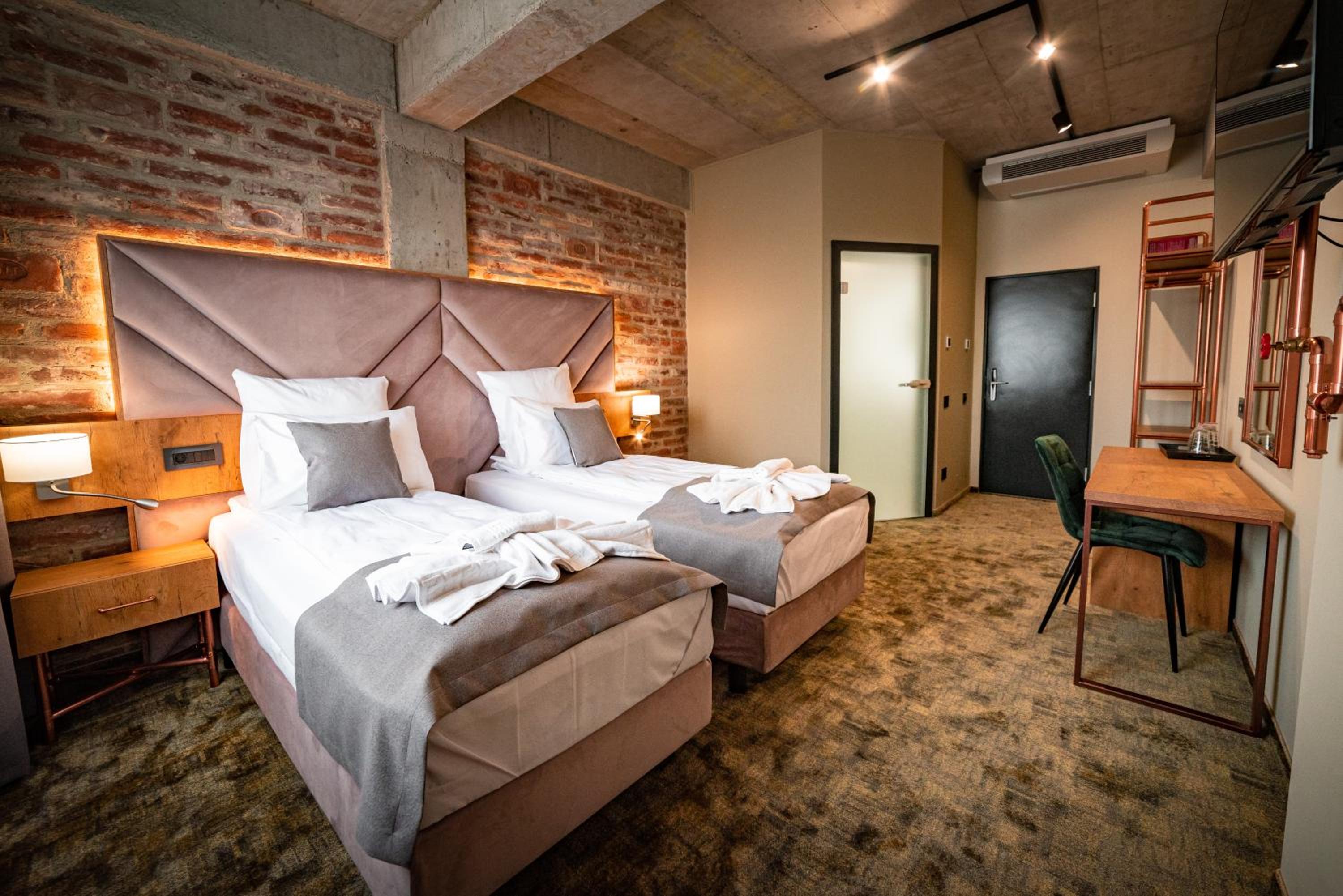 Deluxe Twin Room - Photo 5