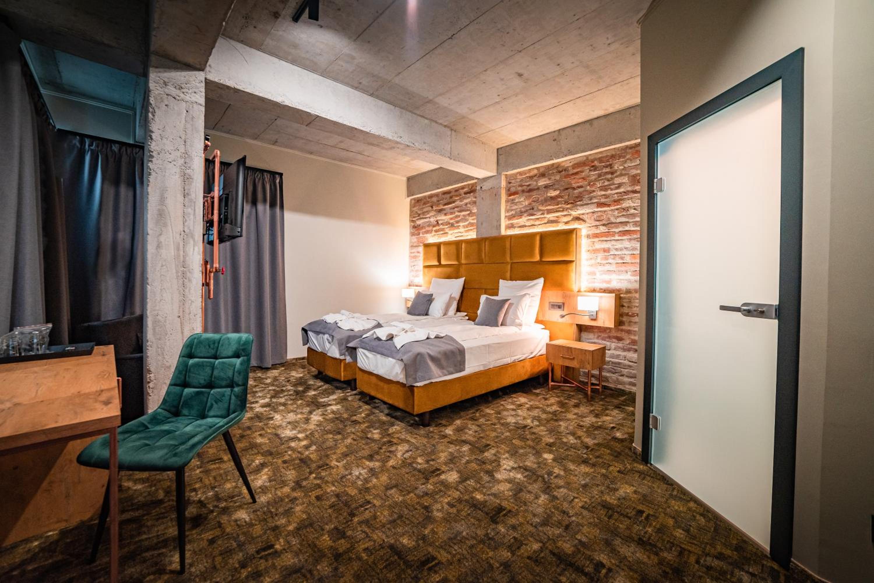 Deluxe Twin Room - Photo 18