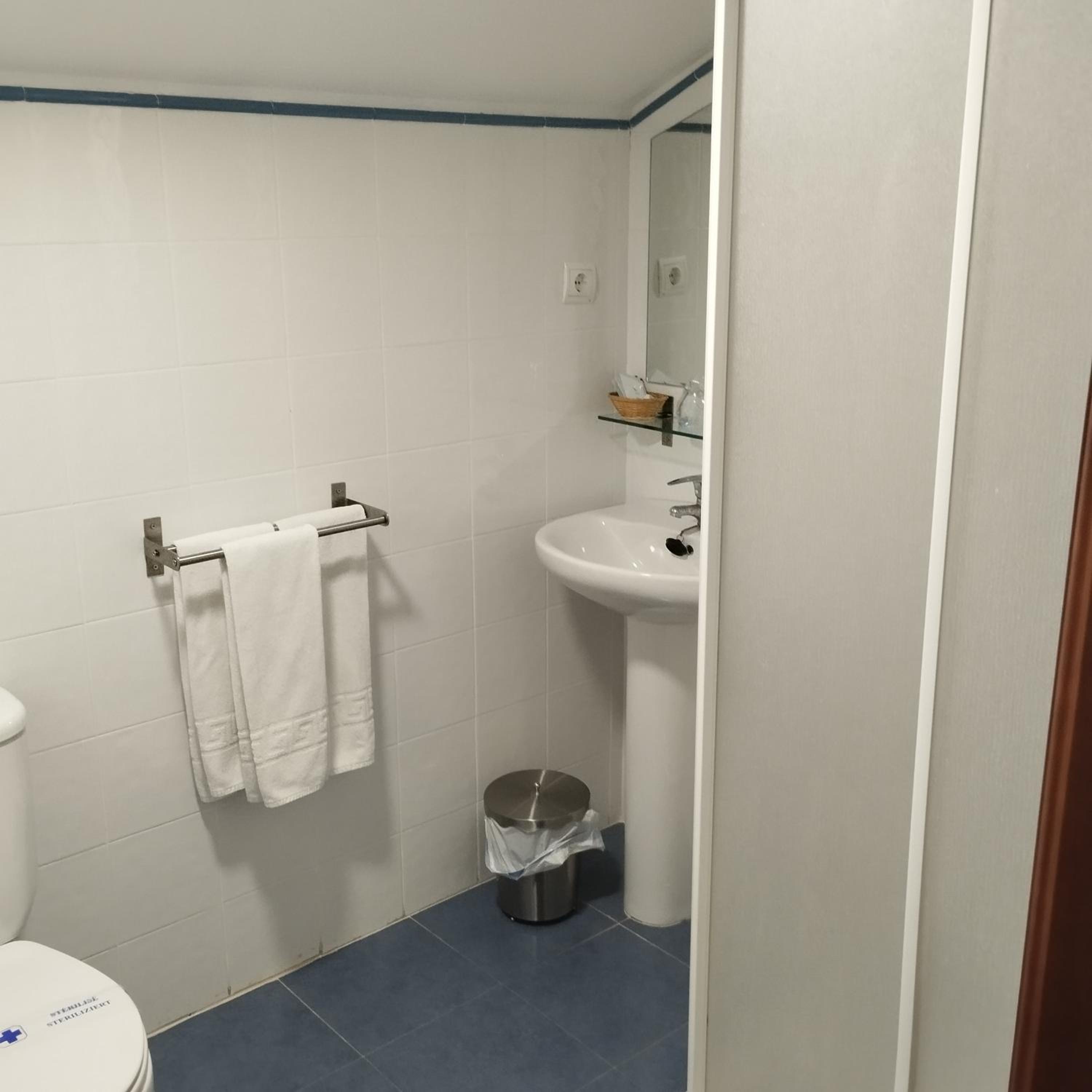 Double Room - Photo 3