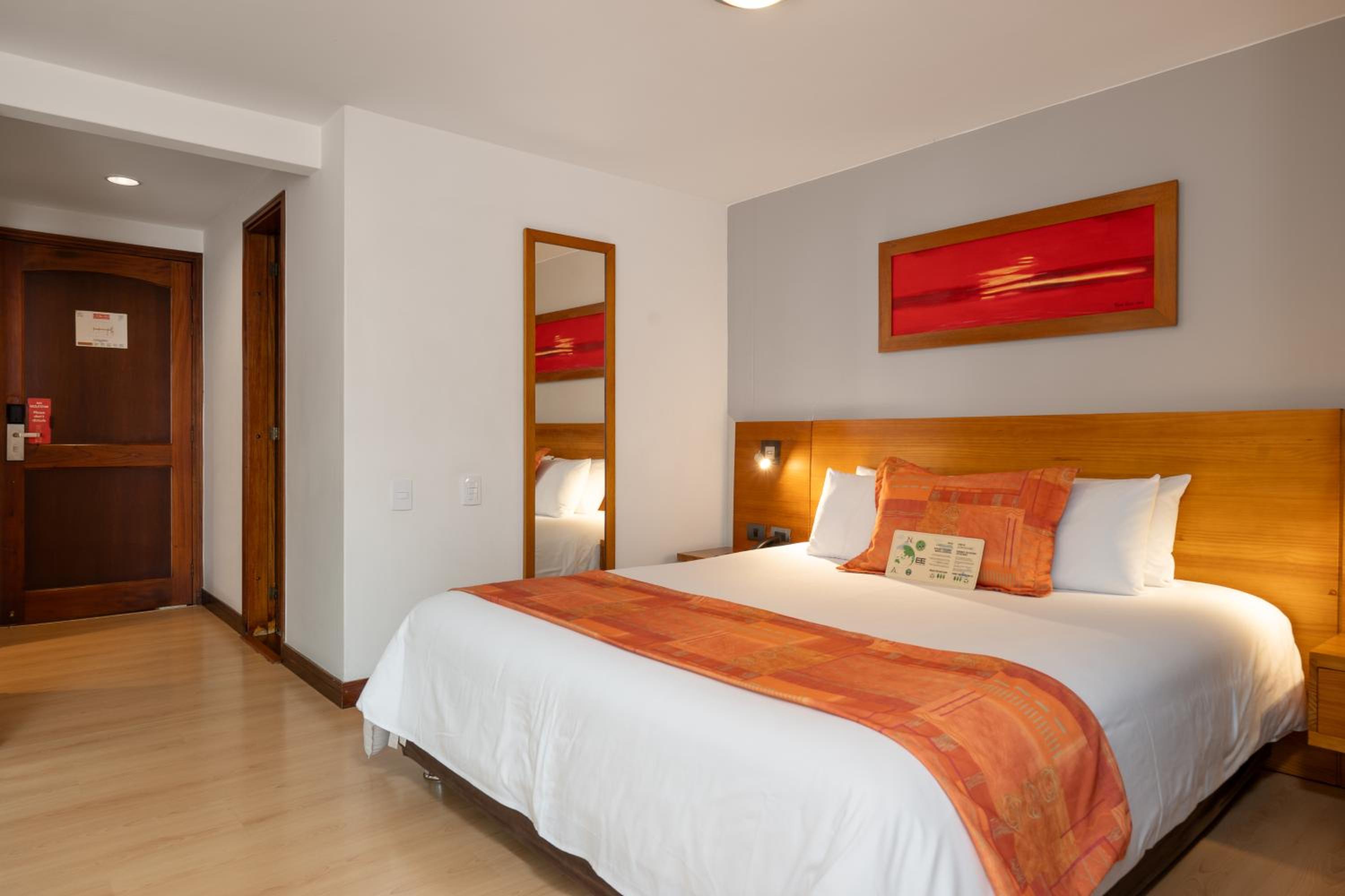 Suite - Photo 2