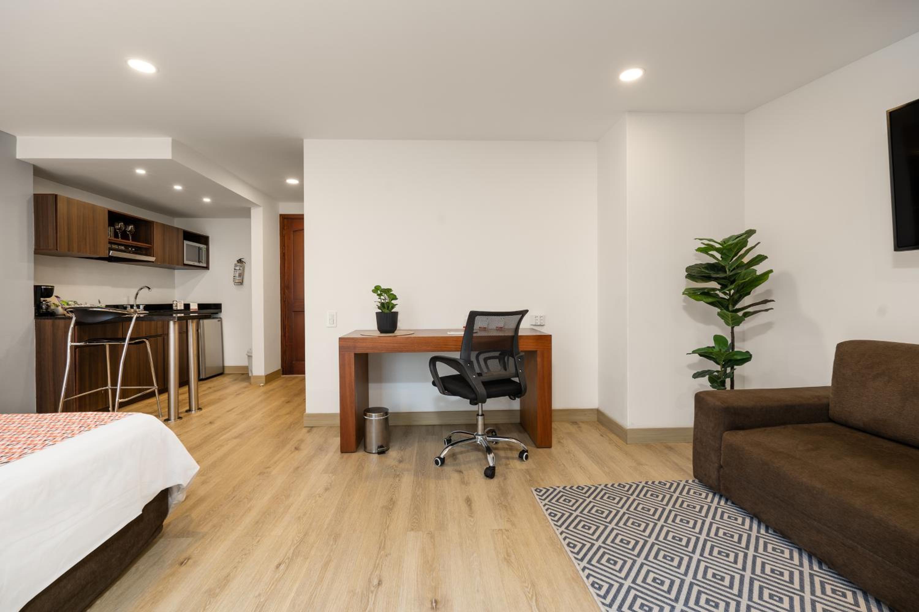 Superior Suite - Photo 2