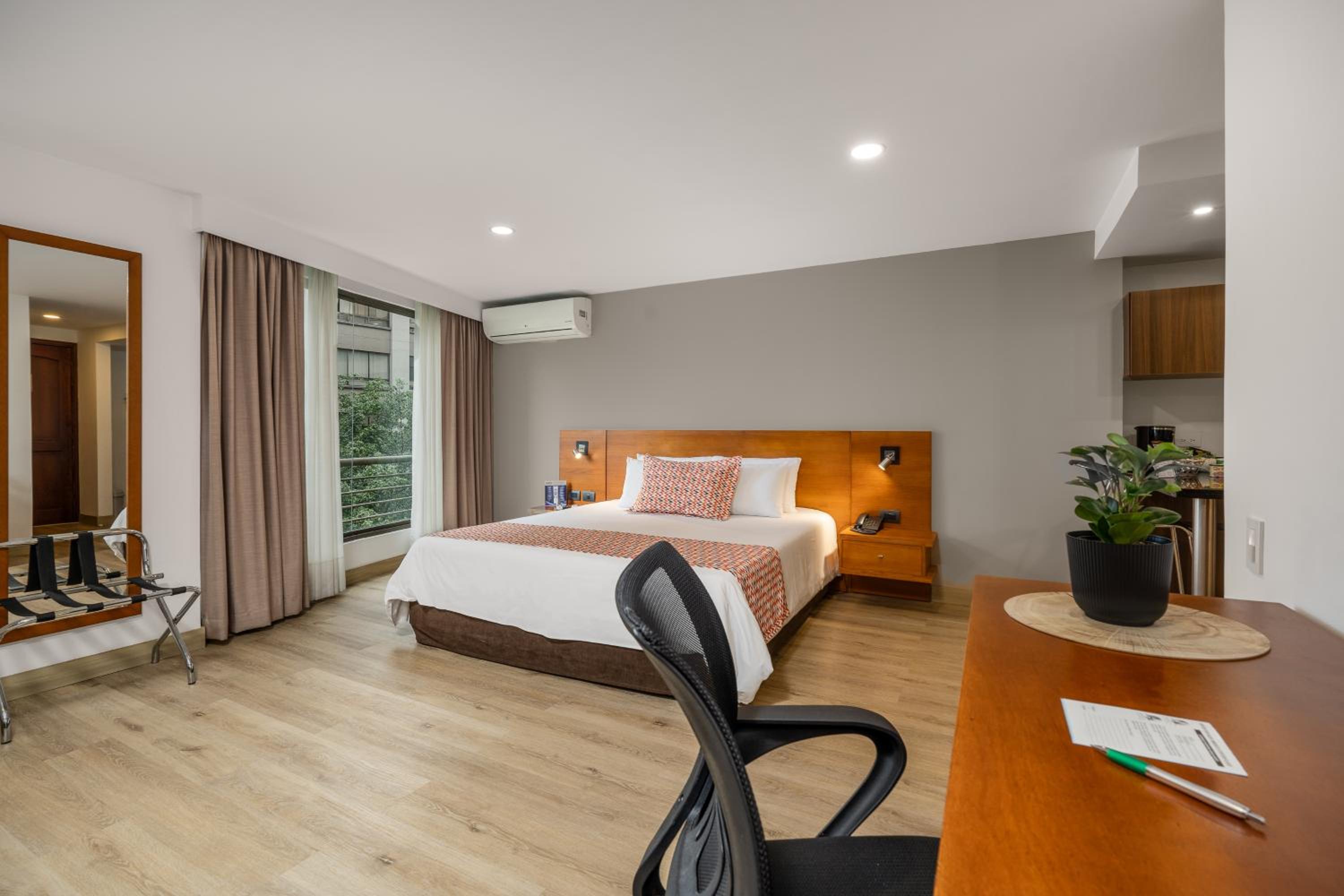 Superior Suite - Photo 1