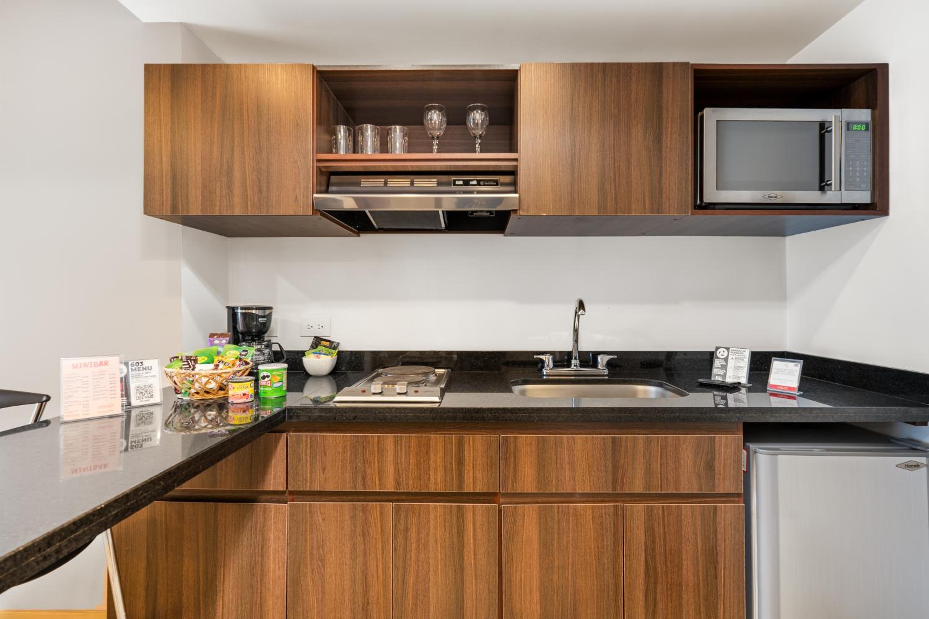 Superior Suite - Photo 11