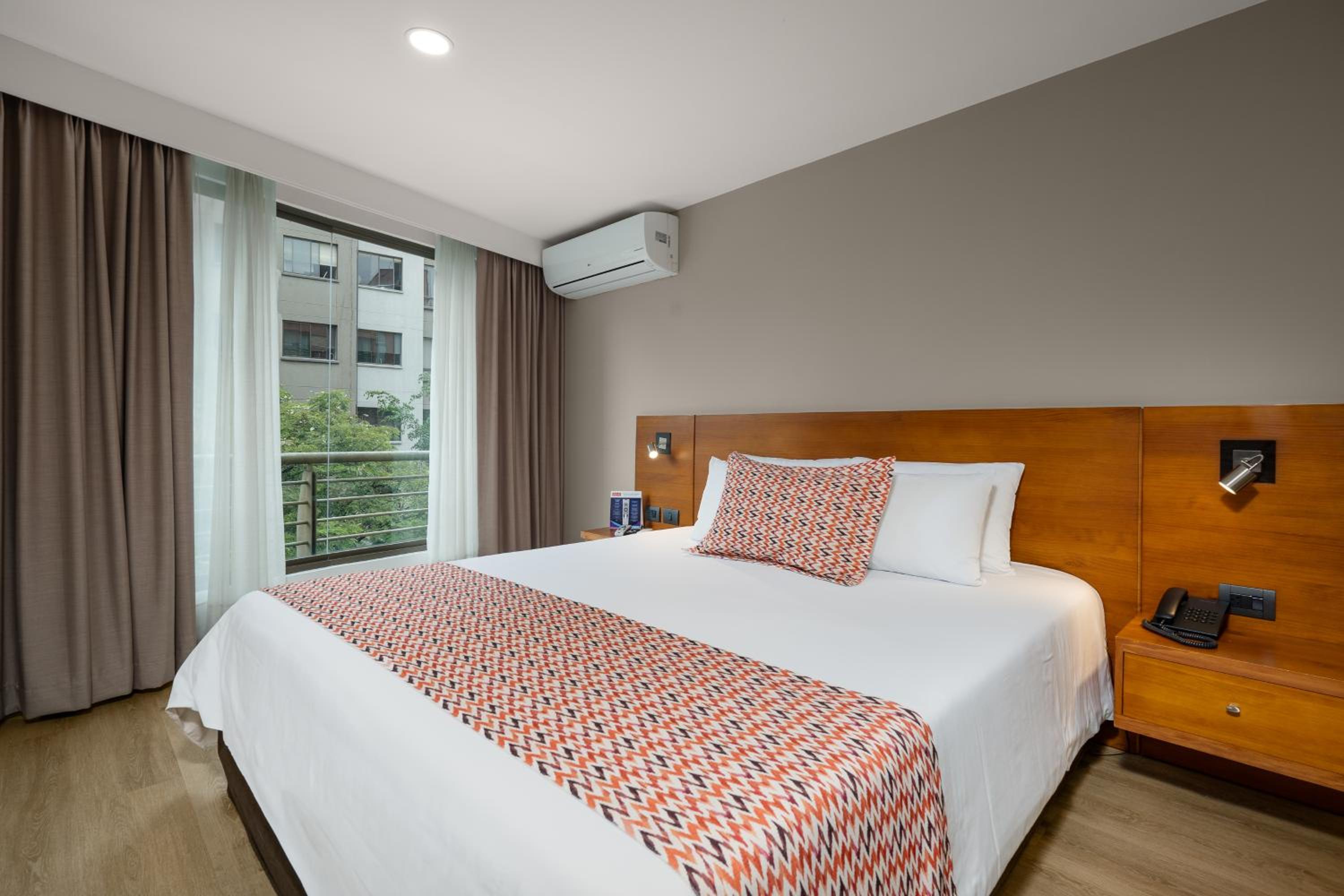 Superior Suite - Photo 6