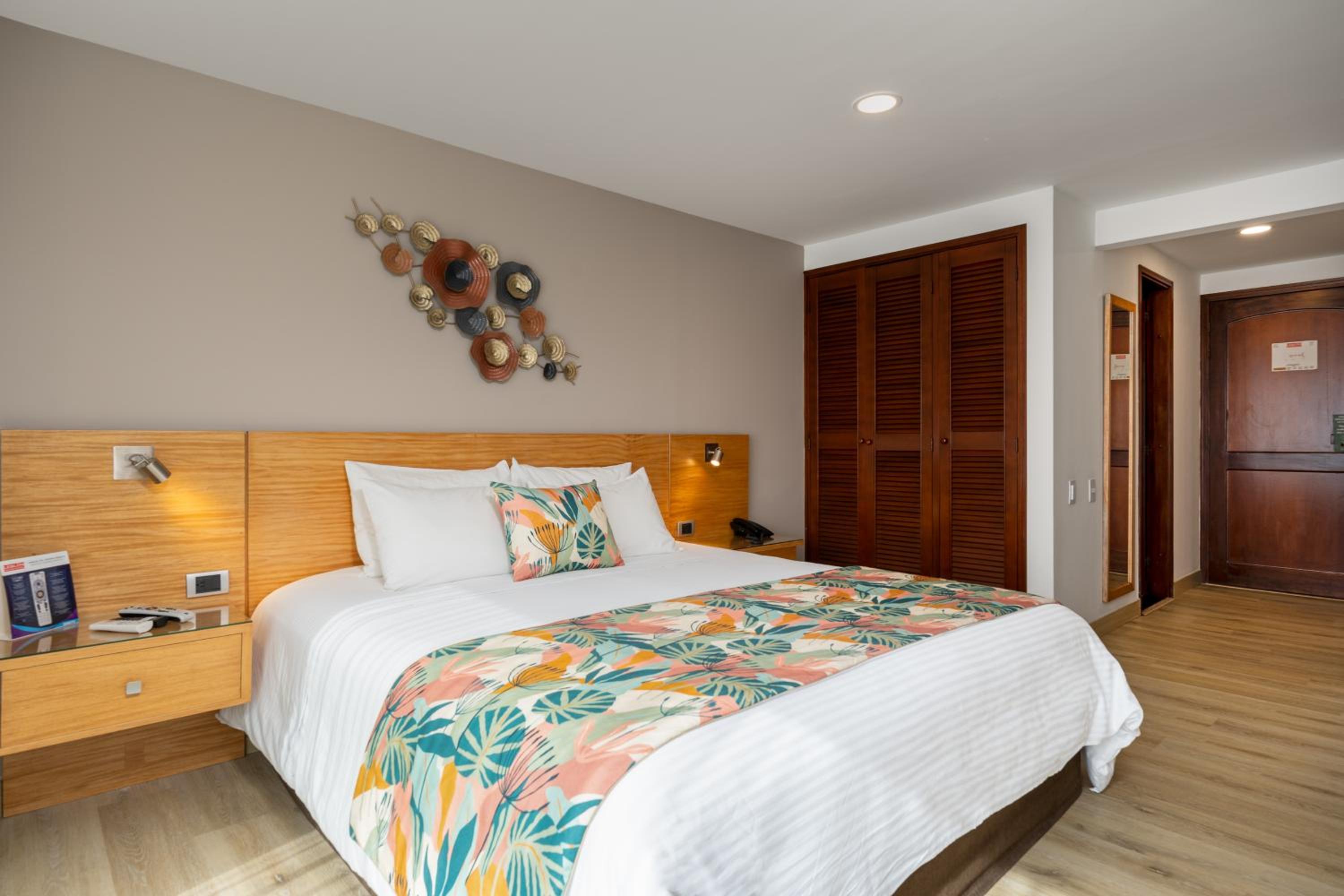 Junior Suite - Photo 11