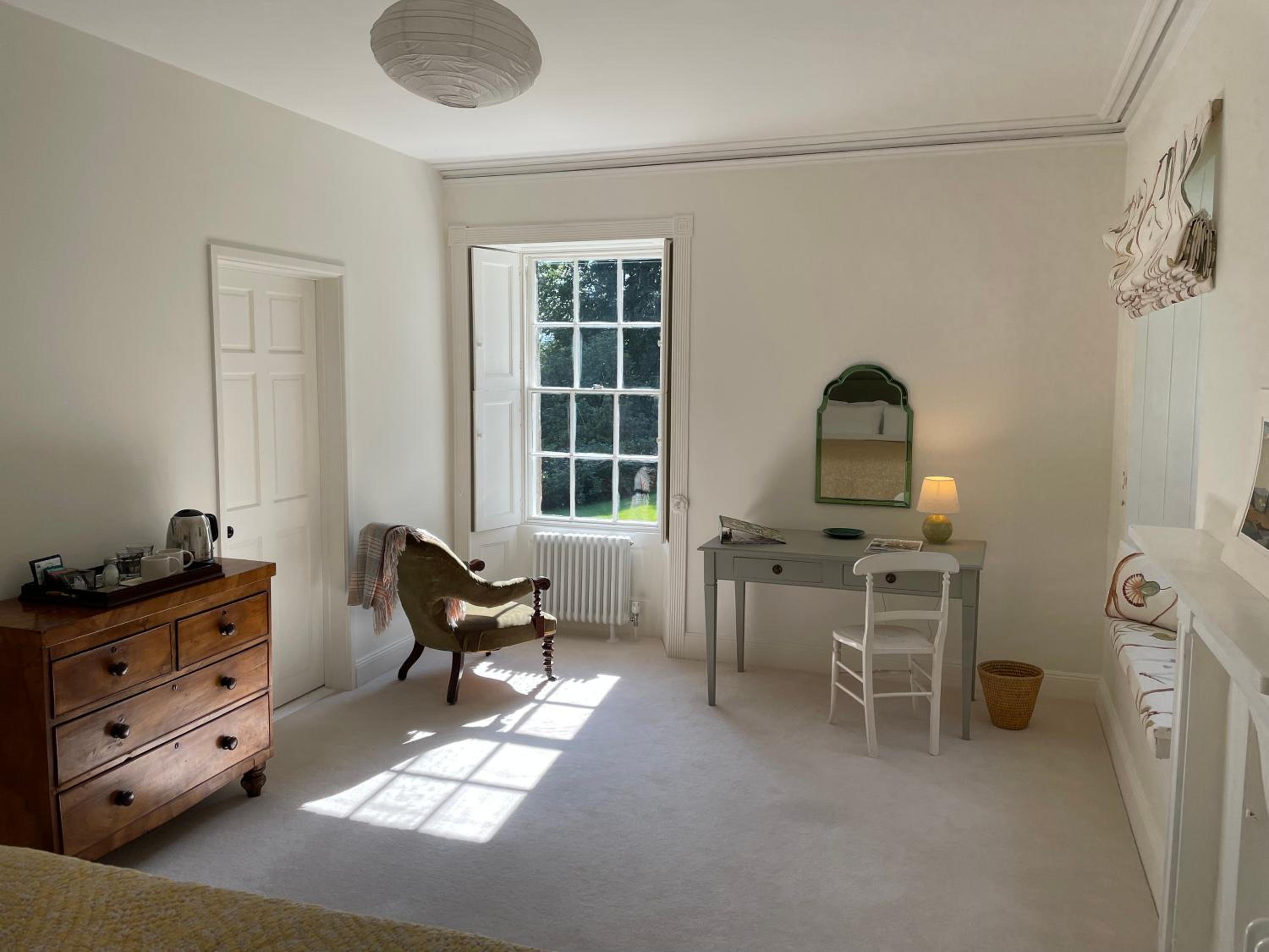 Deluxe Double Room with Shower - Photo 6