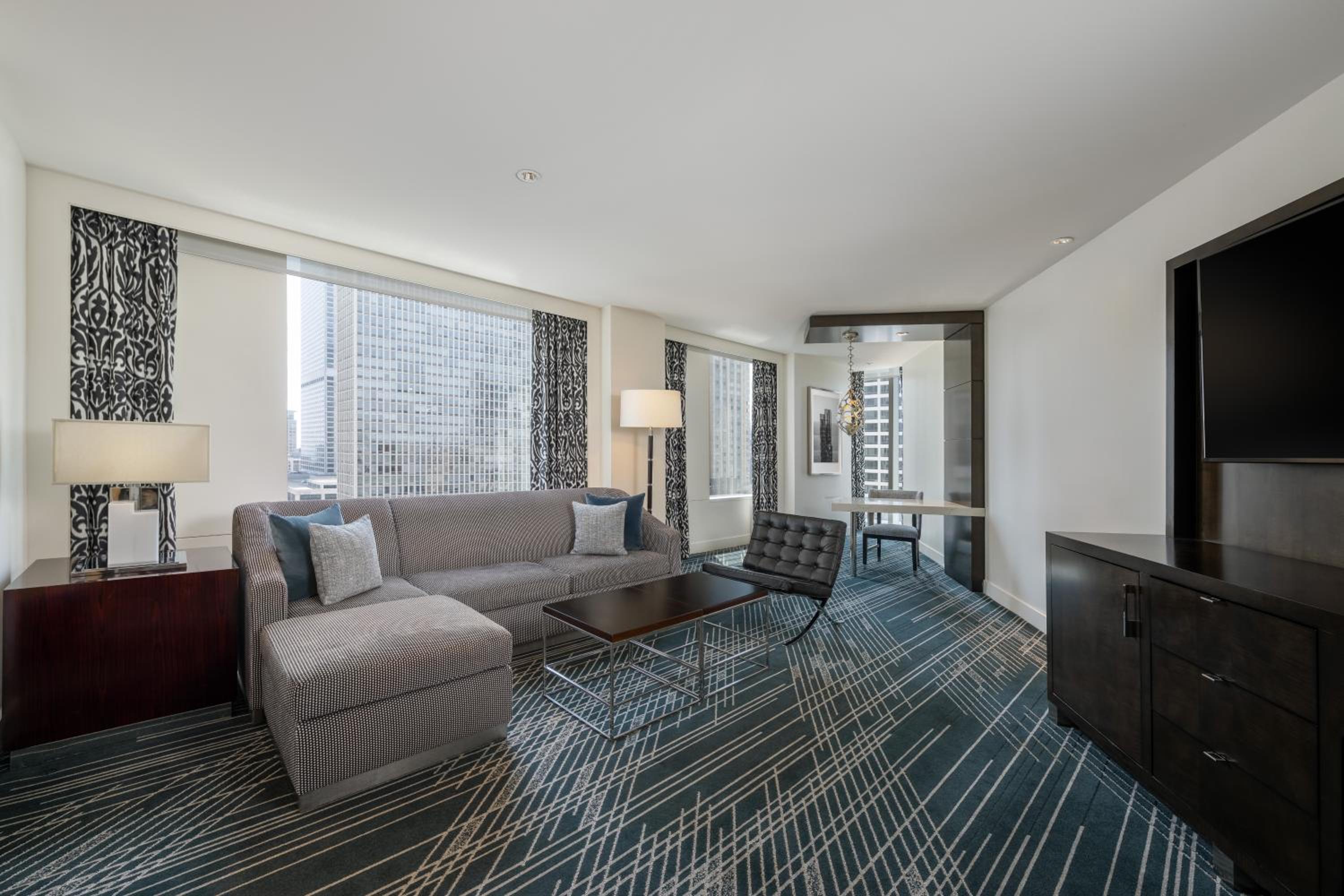 Prestige King Suite - Photo 4