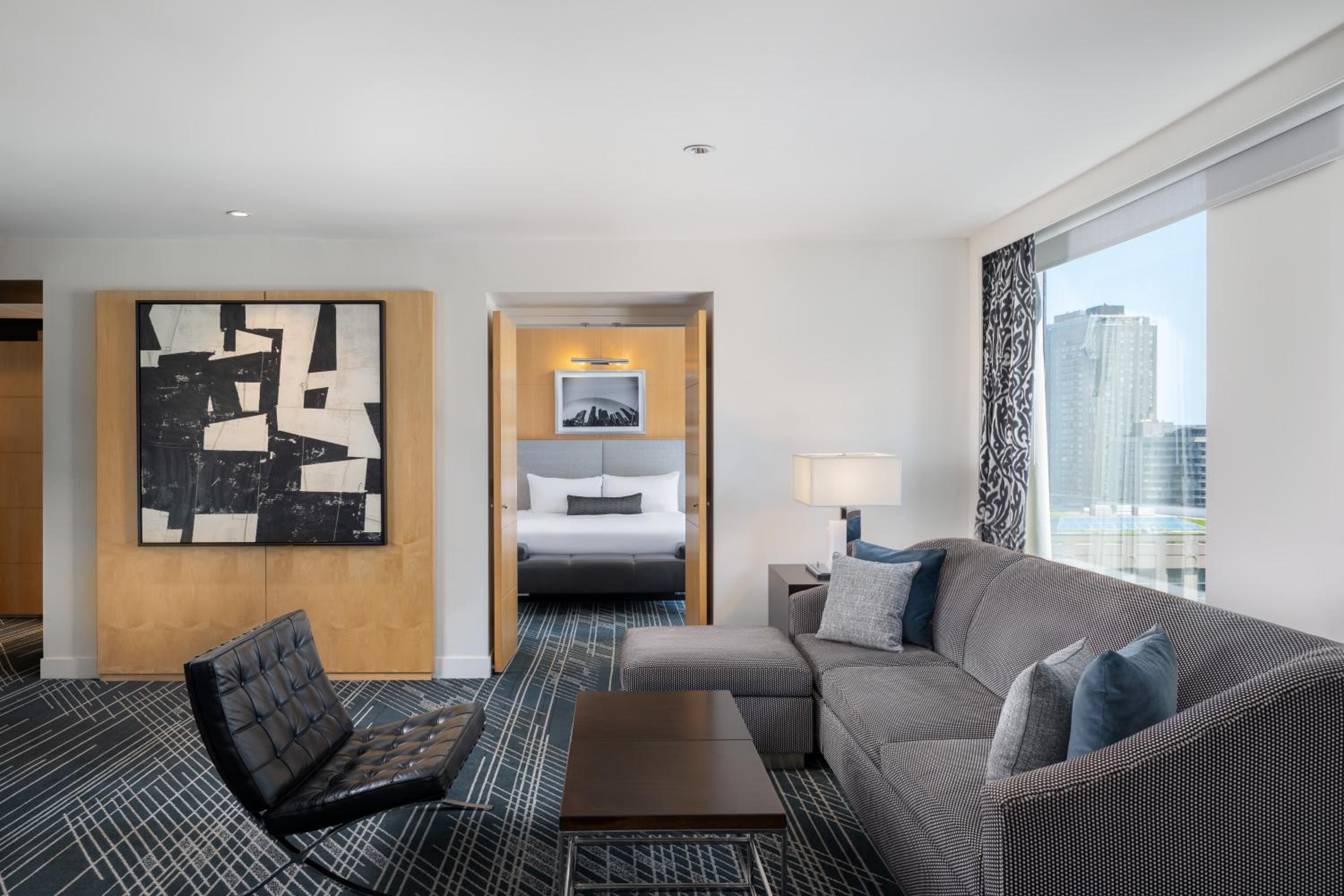 King Corner Suite with Sofabed  and Living Room
