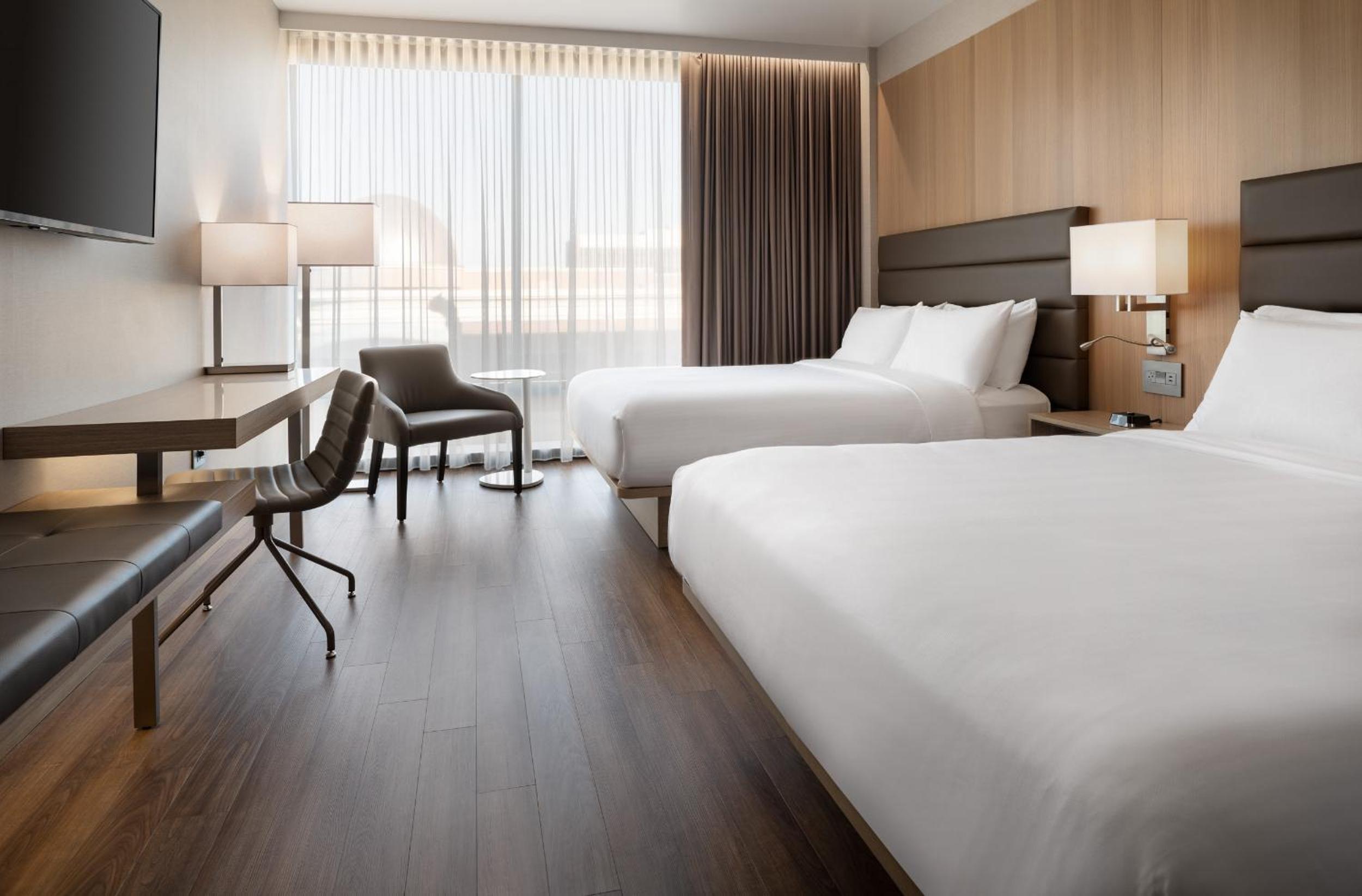 Standard Queen Room with Two Queen Beds - Photo 8