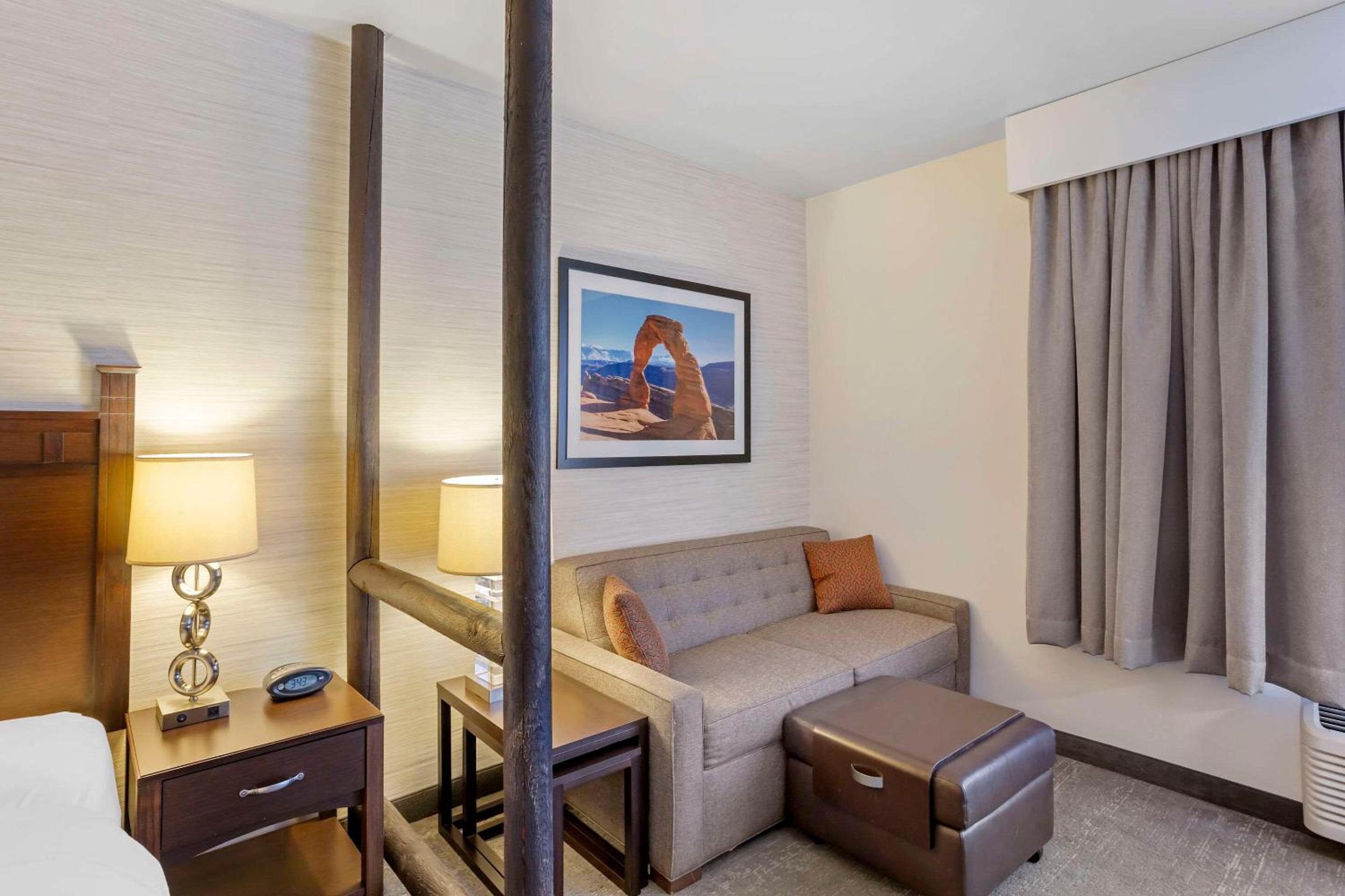 King Suite - Accessible/Non-Smoking photo 3