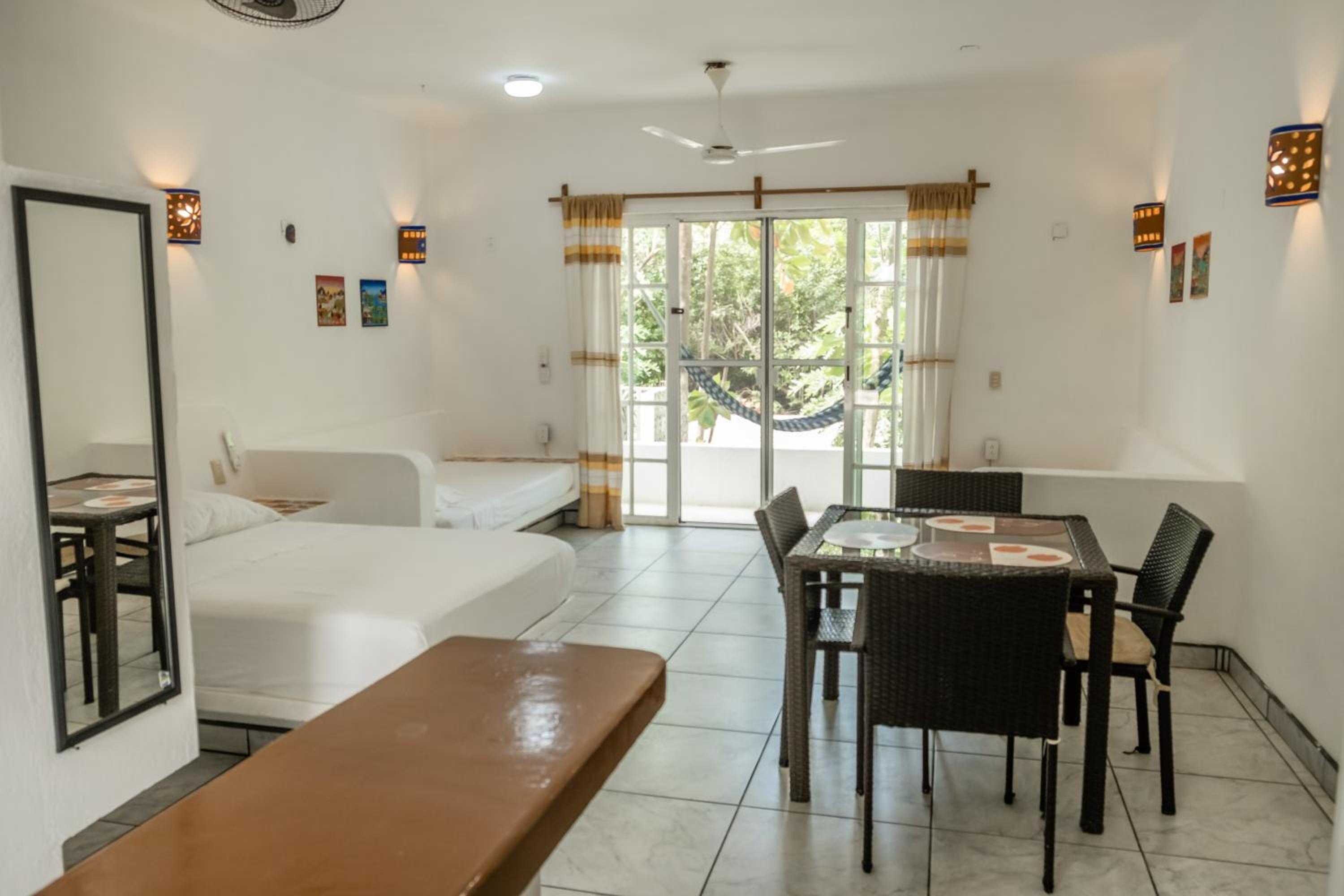 Bungalow - Photo 1