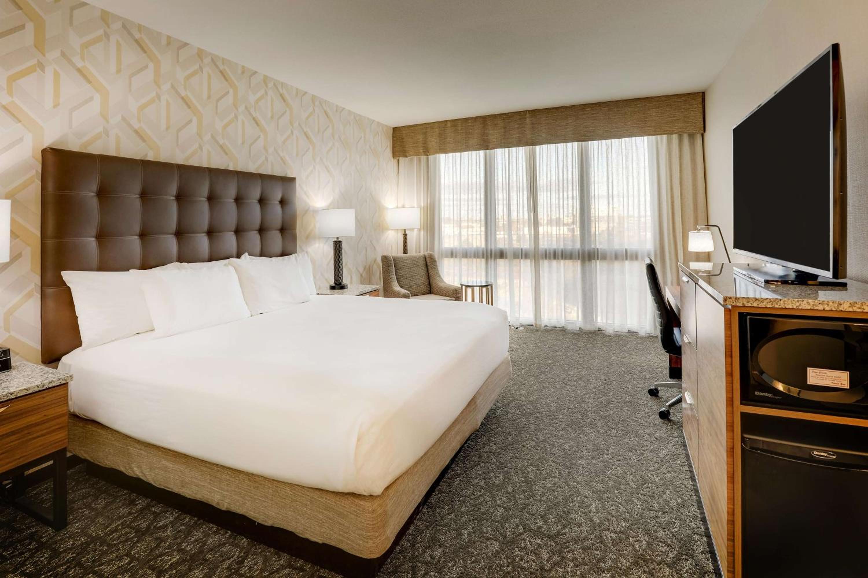 Deluxe King Room - High Floor