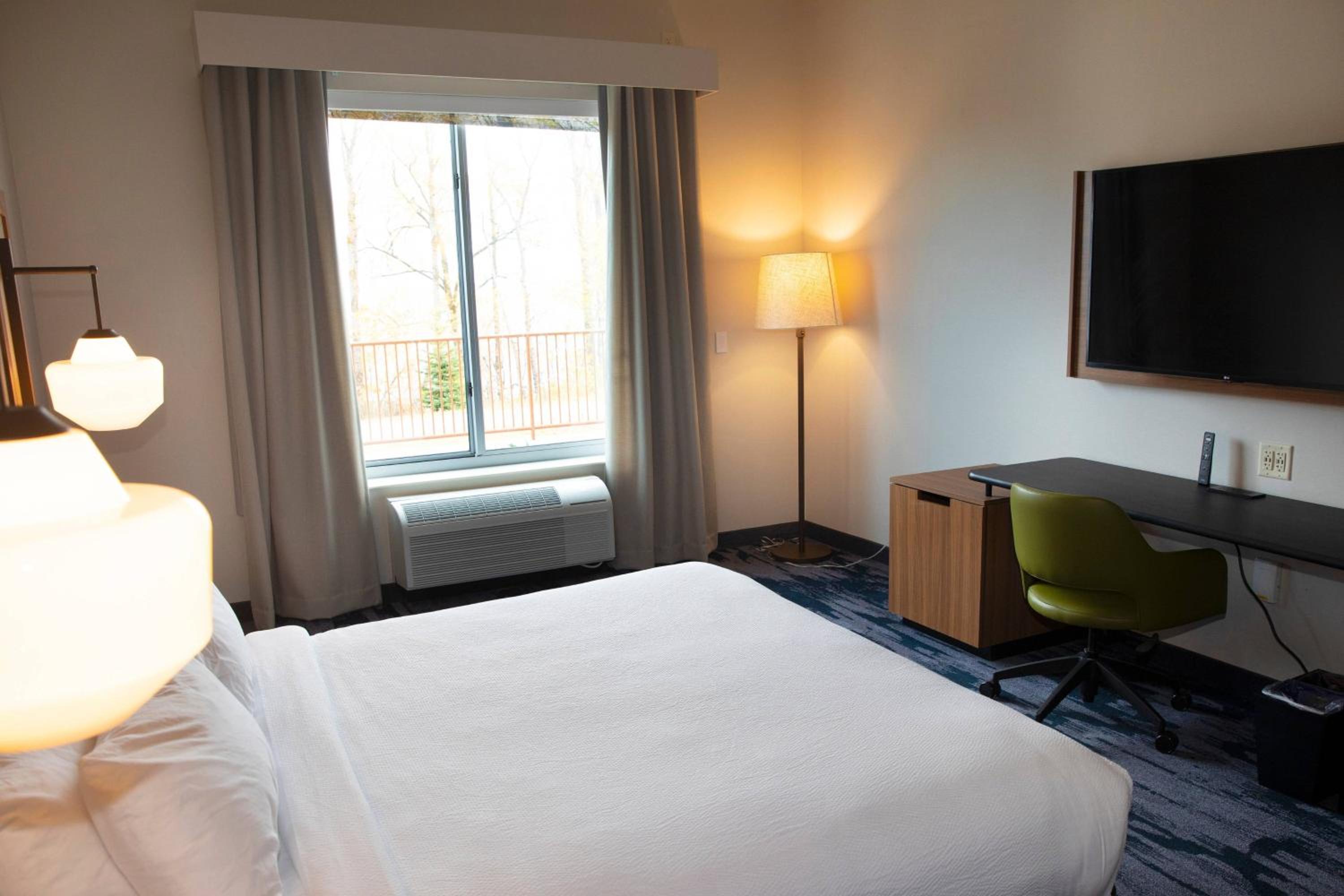 Standard King Room - Photo 3