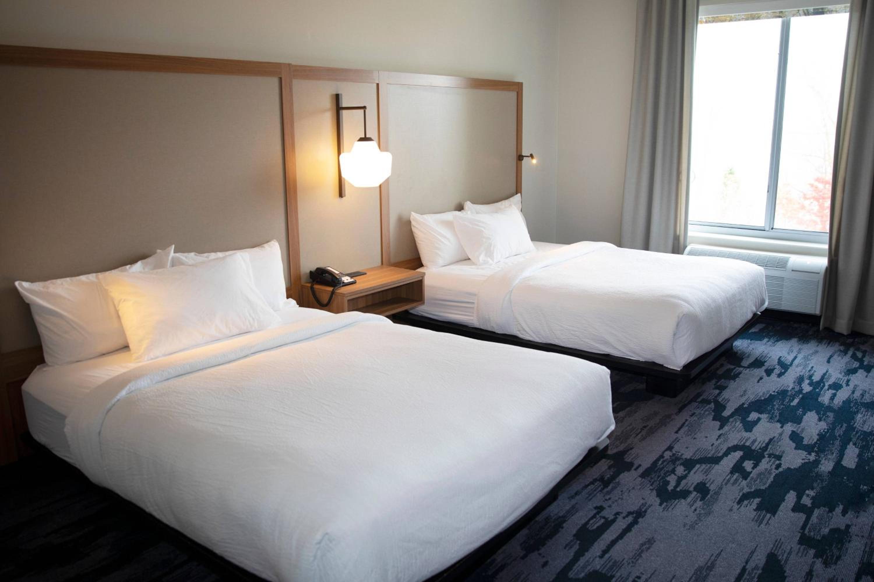 Standard Guest Room with  2 Queen Bed - Photo 6