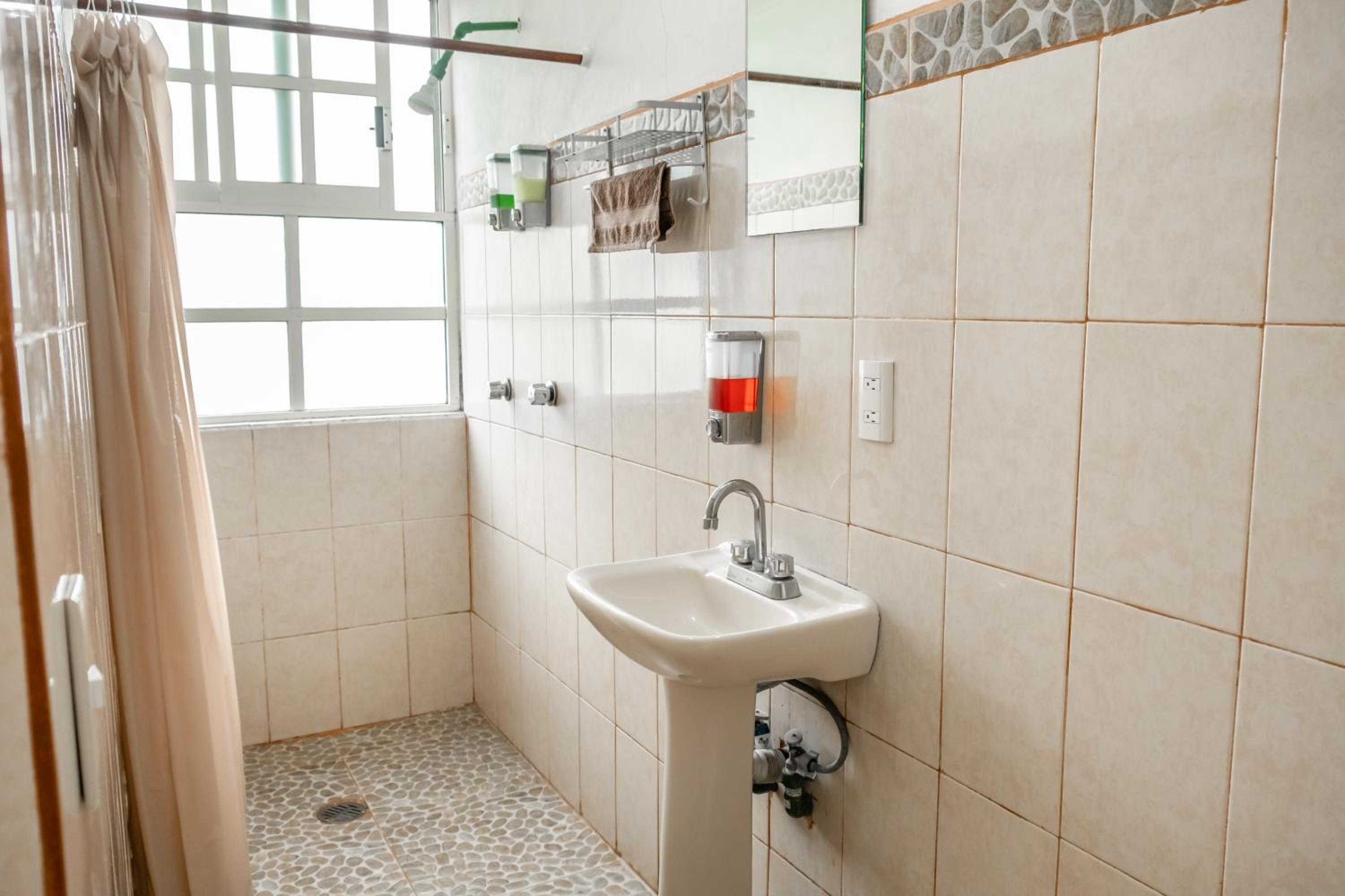Comfort Triple Room with Shower - Photo 9
