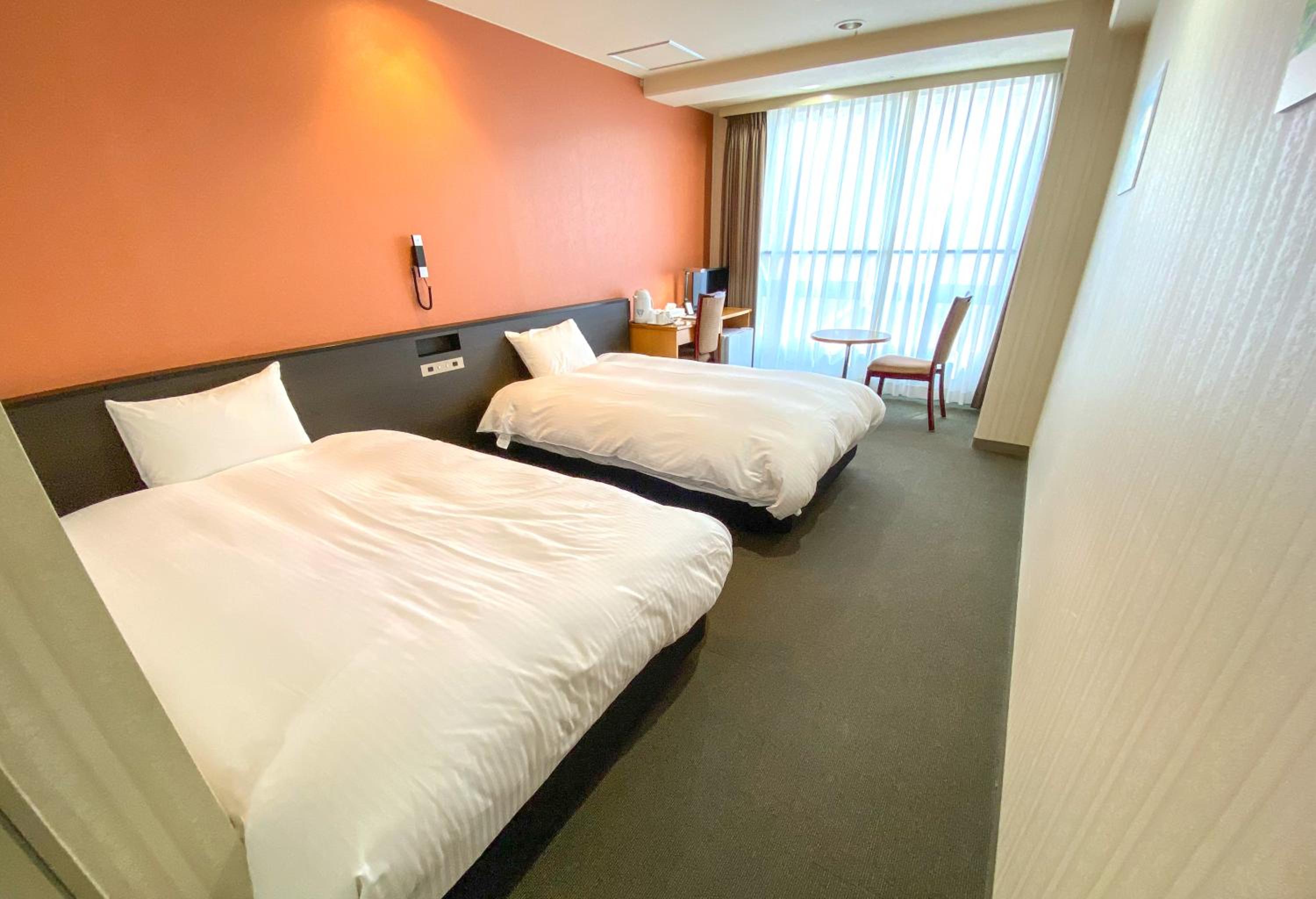 Twin Room - Non-Smoking photo 2