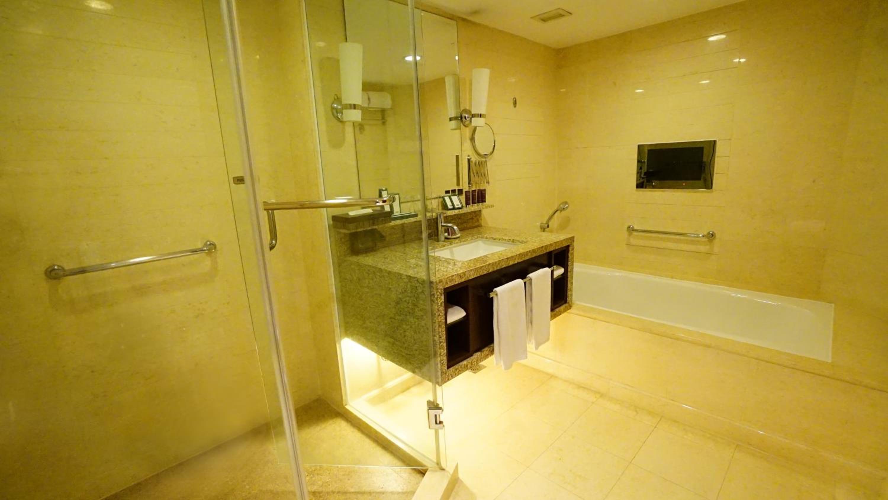 Sunset Suite - Photo 4