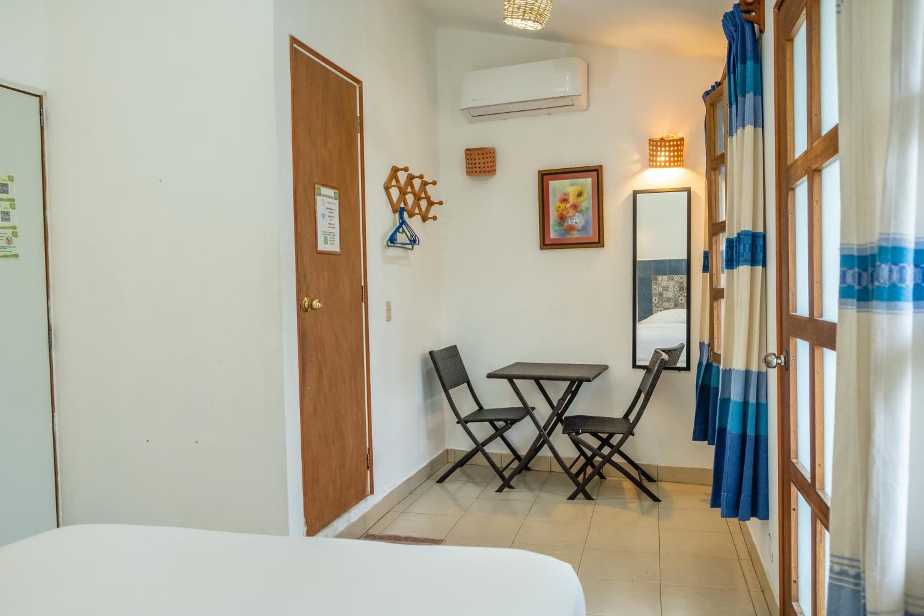 Deluxe Double Room with Balcony - Photo 2