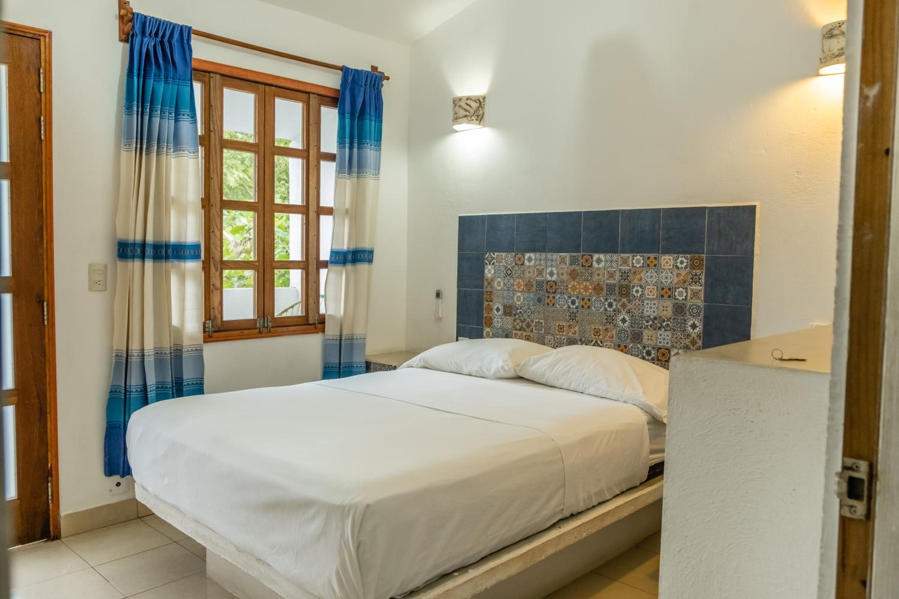 Deluxe Double Room with Balcony - Photo 1