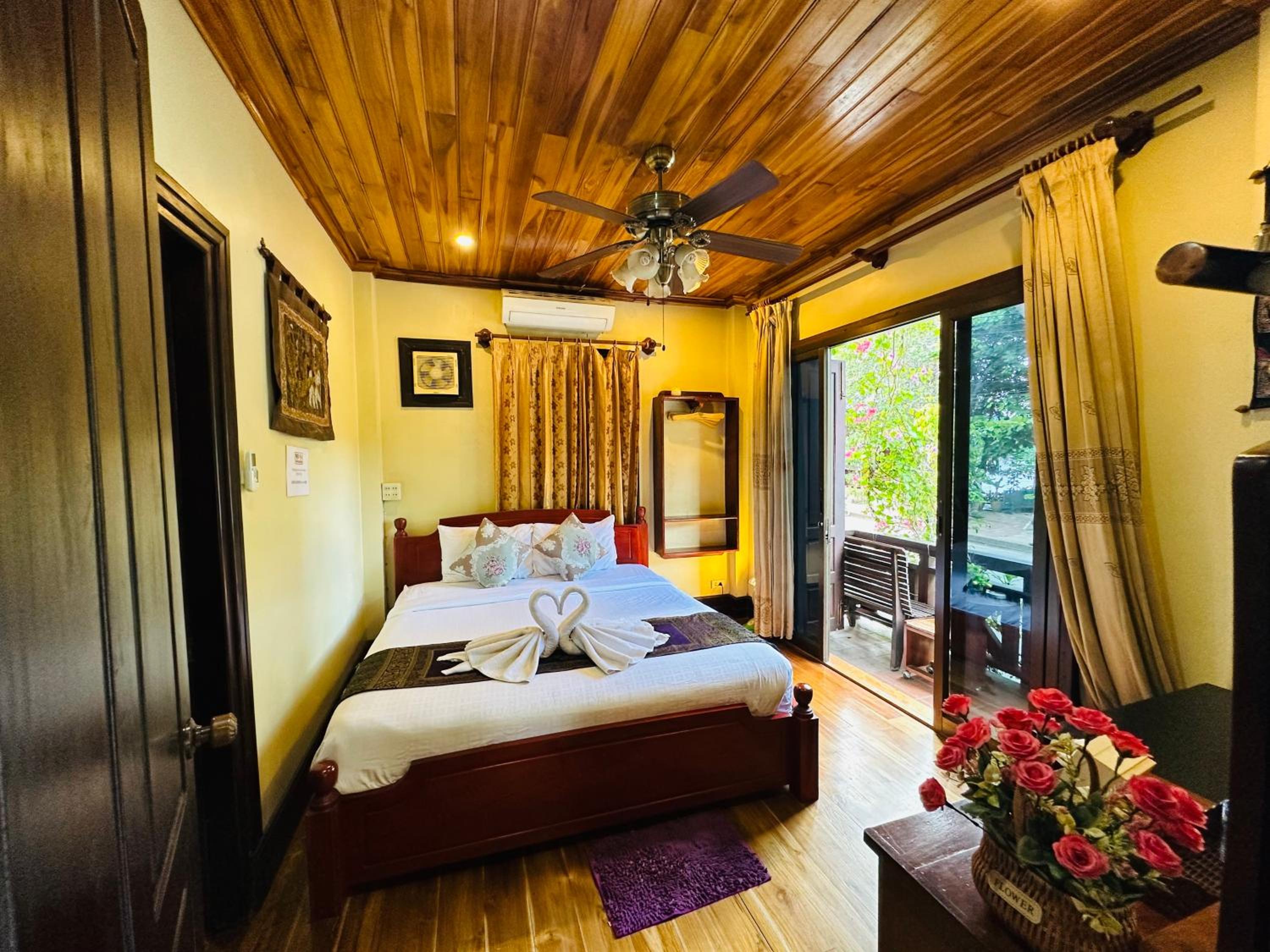 Deluxe Double Room - Photo 12
