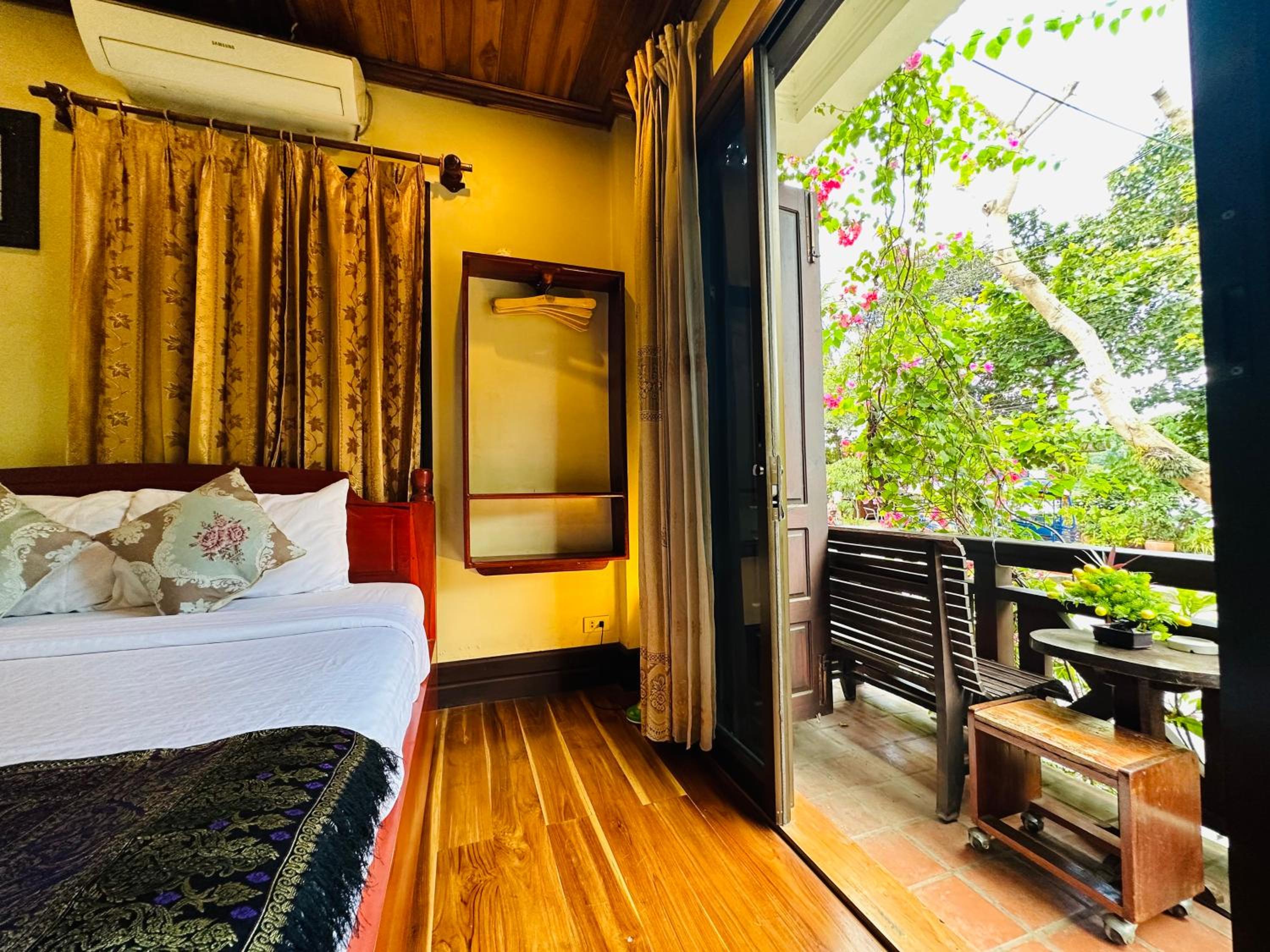 Deluxe Double Room - Photo 18