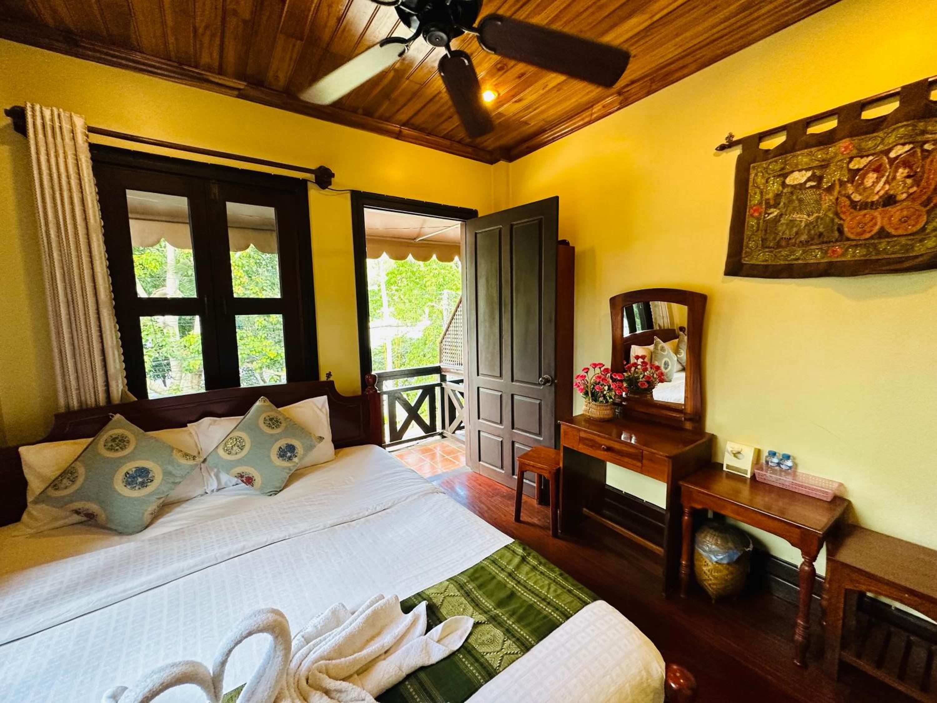 Deluxe Double Room with Balcony - Photo 26
