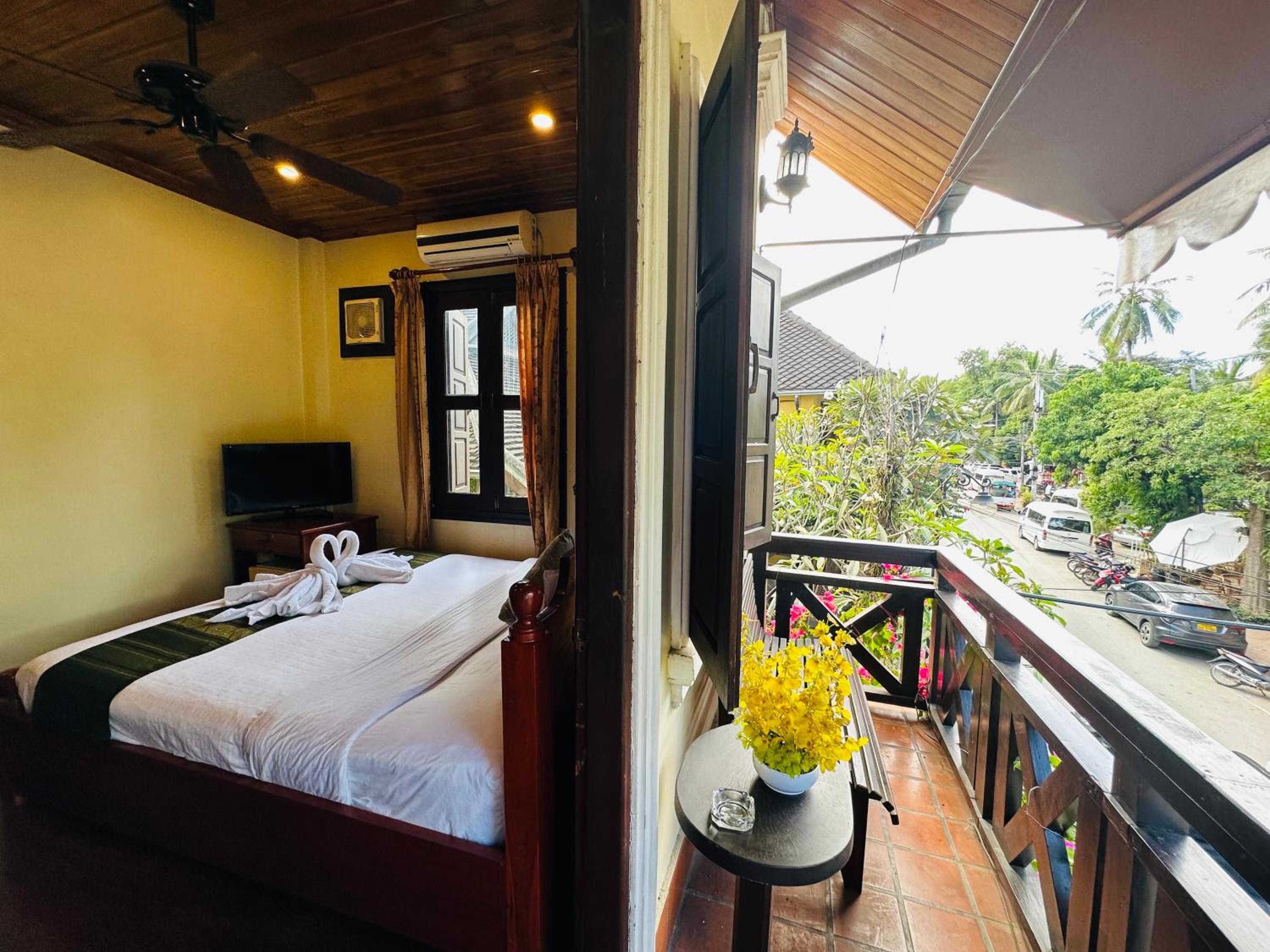 Deluxe Double Room with Balcony - Photo 1