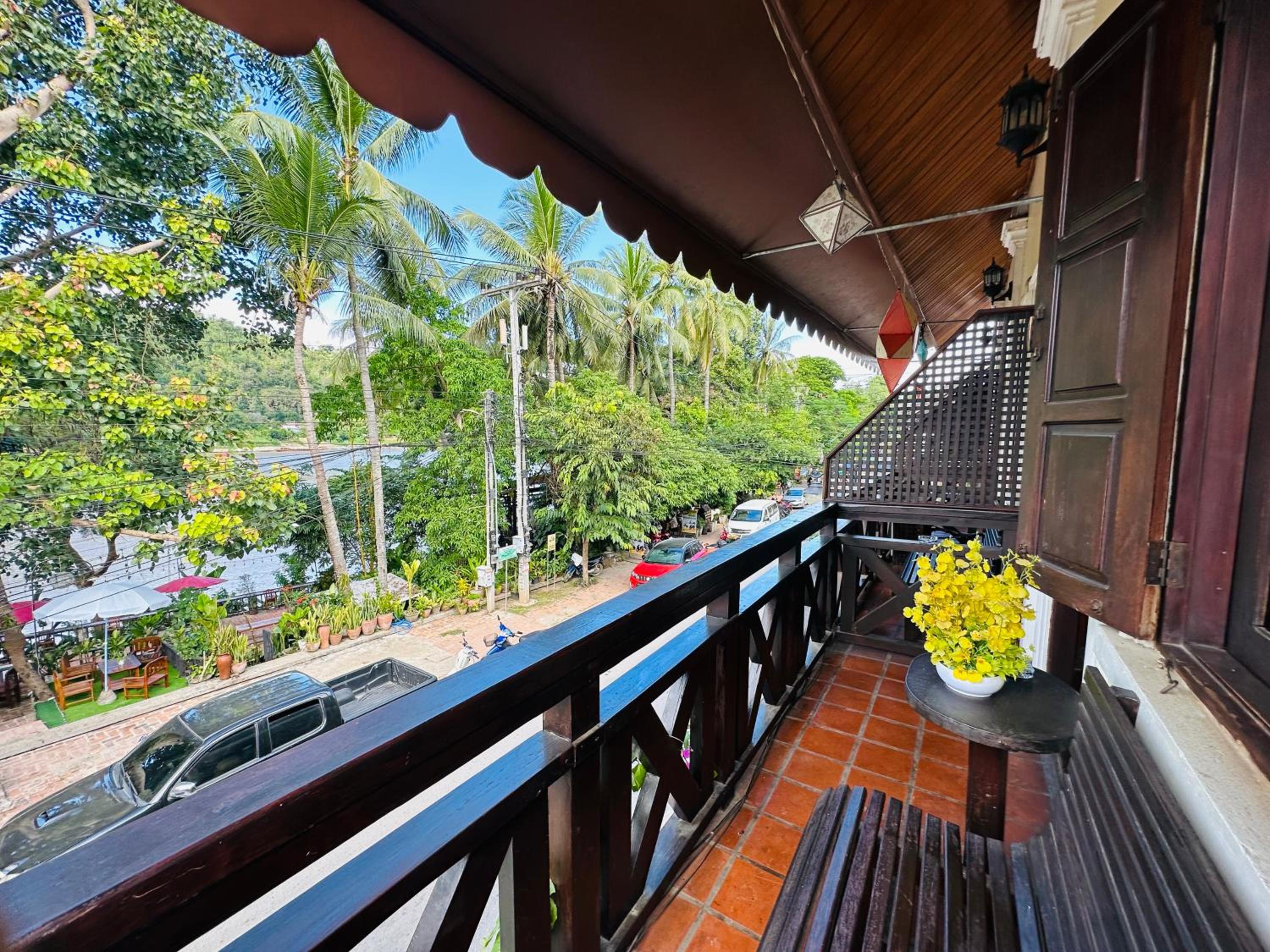 Deluxe Double Room with Balcony - Photo 33