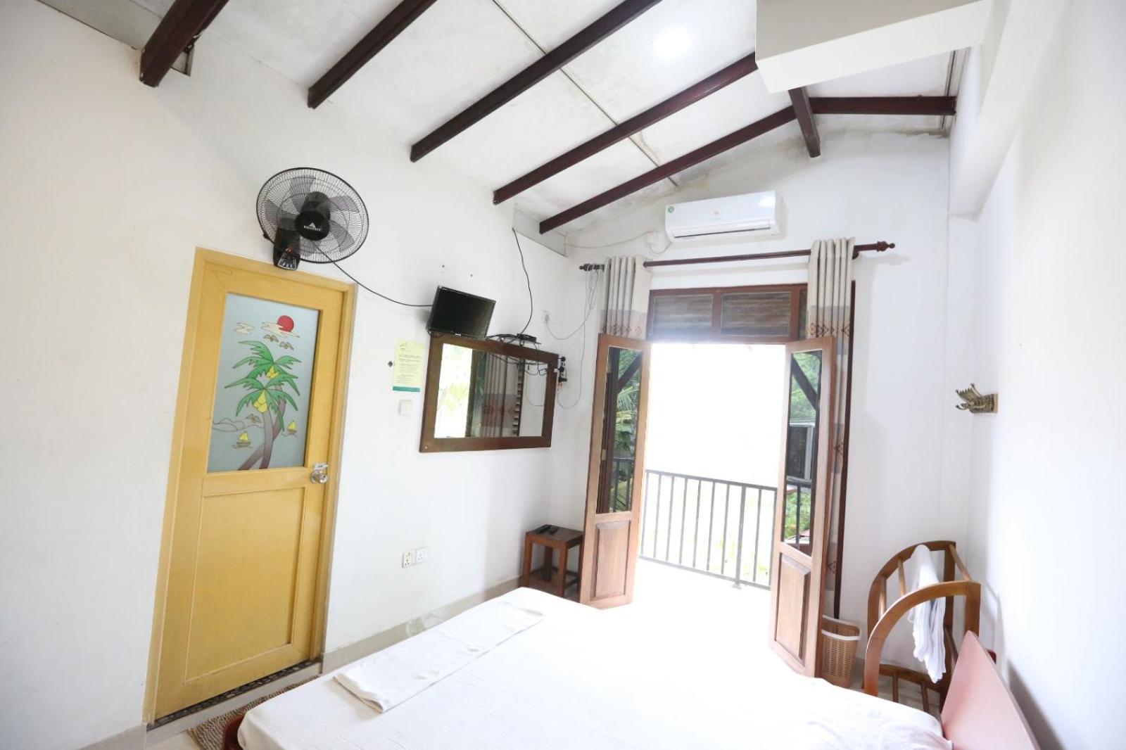 Family Room with Balcony photo 2