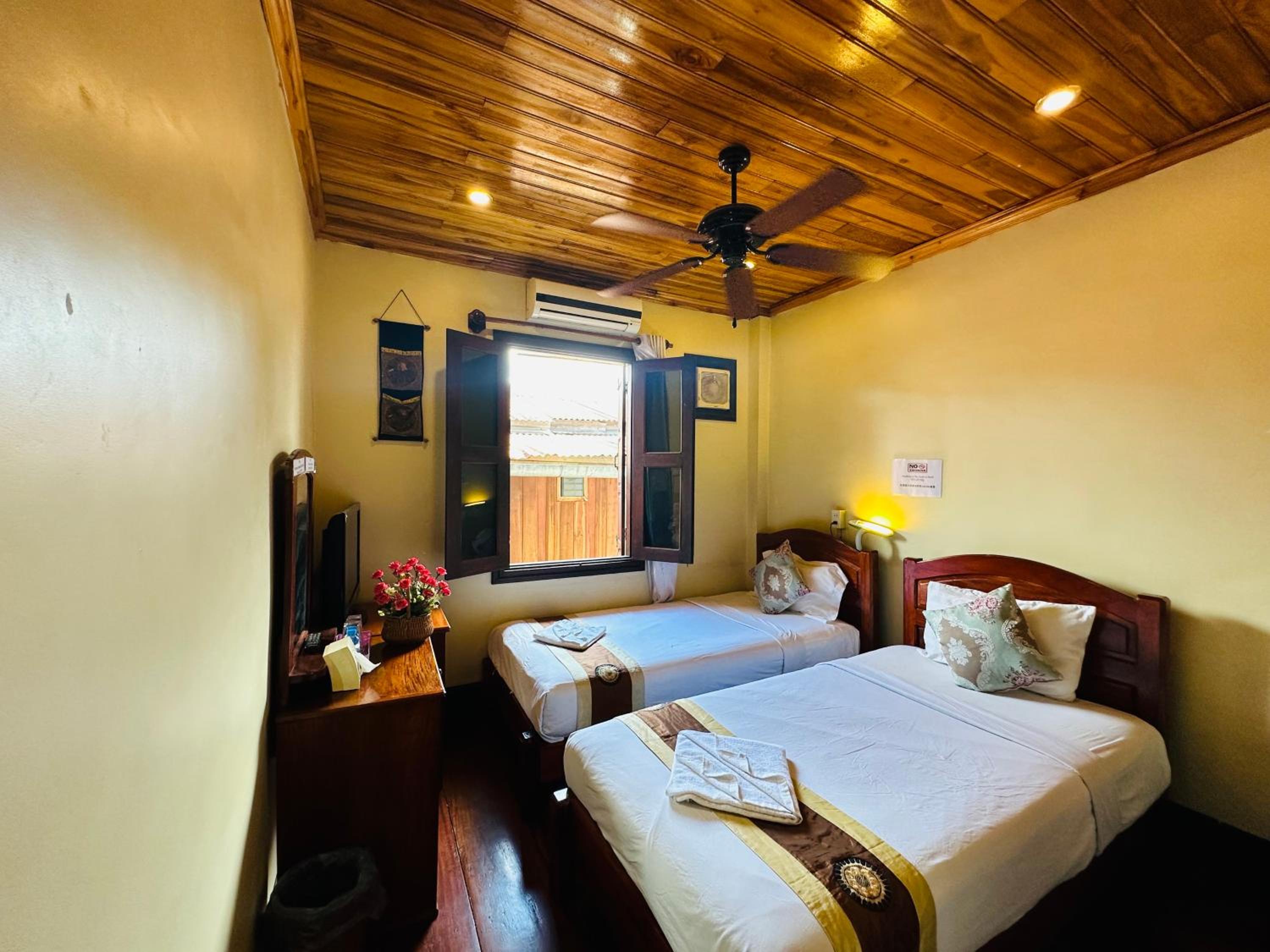 Deluxe Twin Room - Photo 9