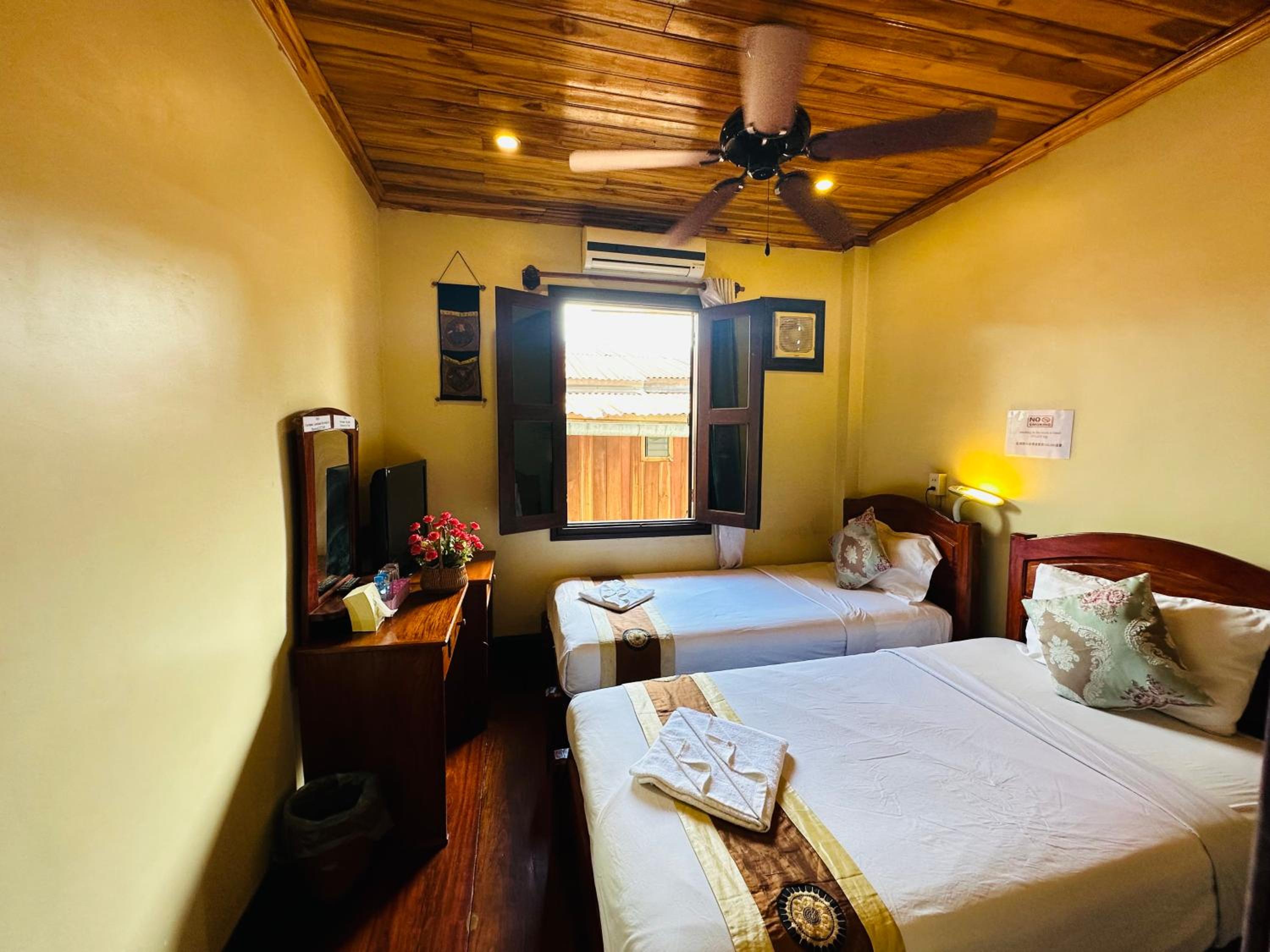 Deluxe Twin Room - Photo 2