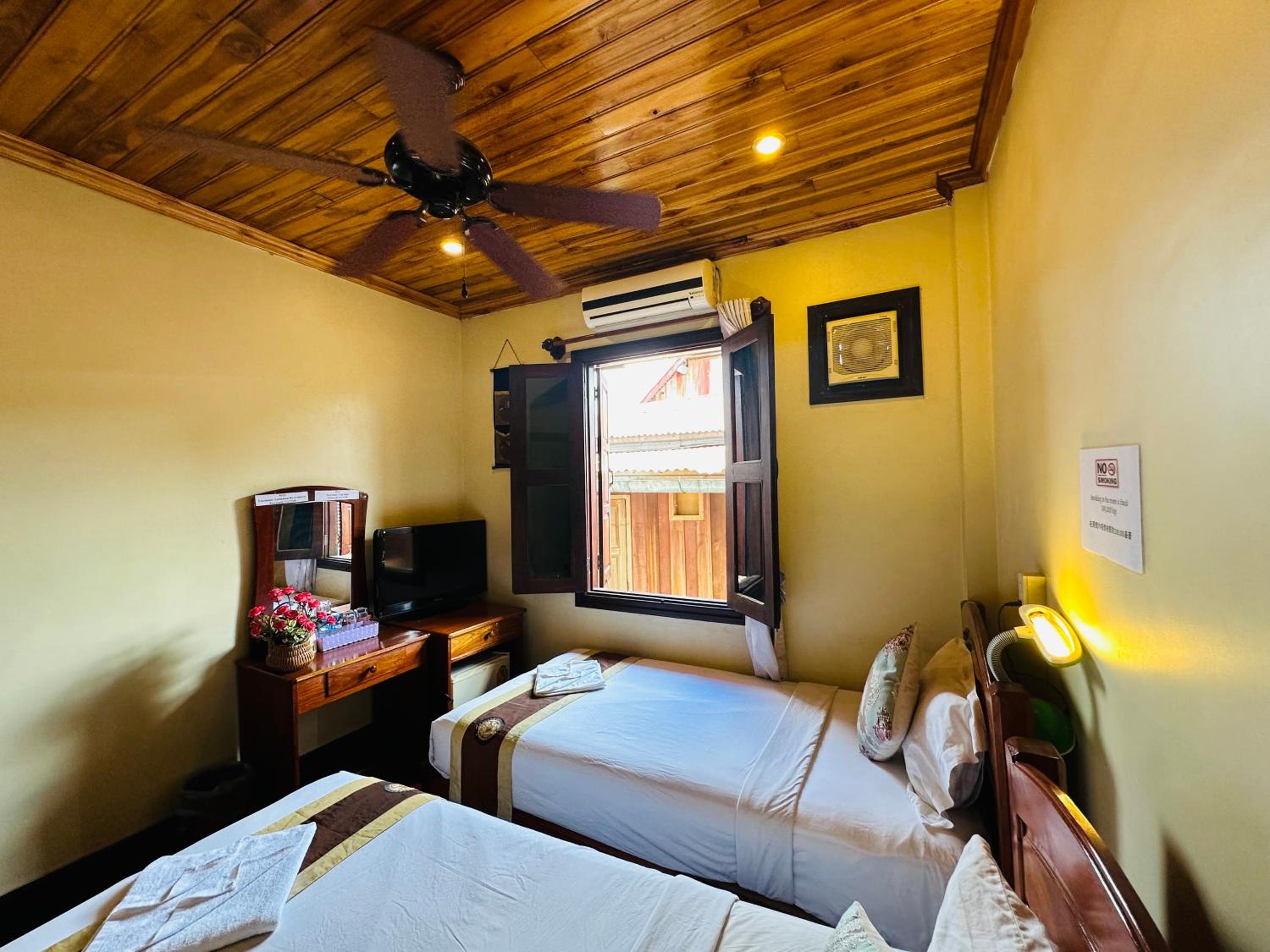 Deluxe Twin Room - Photo 17