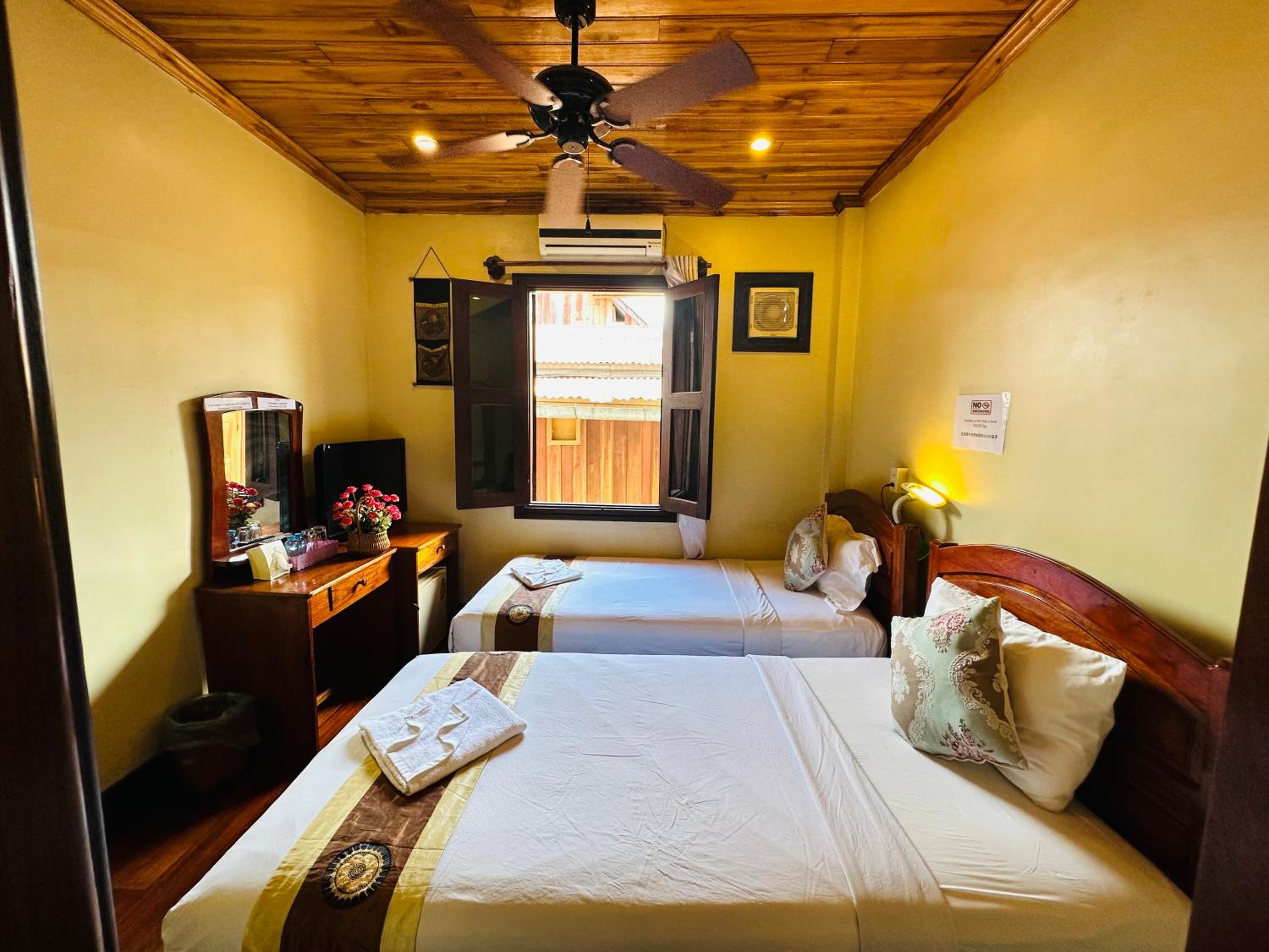 Deluxe Twin Room - Photo 16