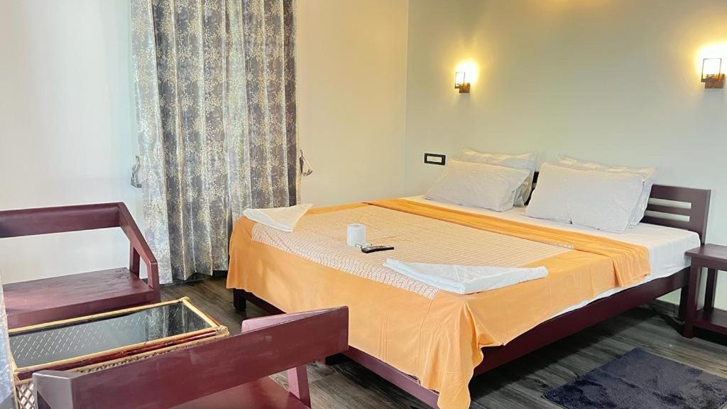 Deluxe Double Room with Balcony photo 3