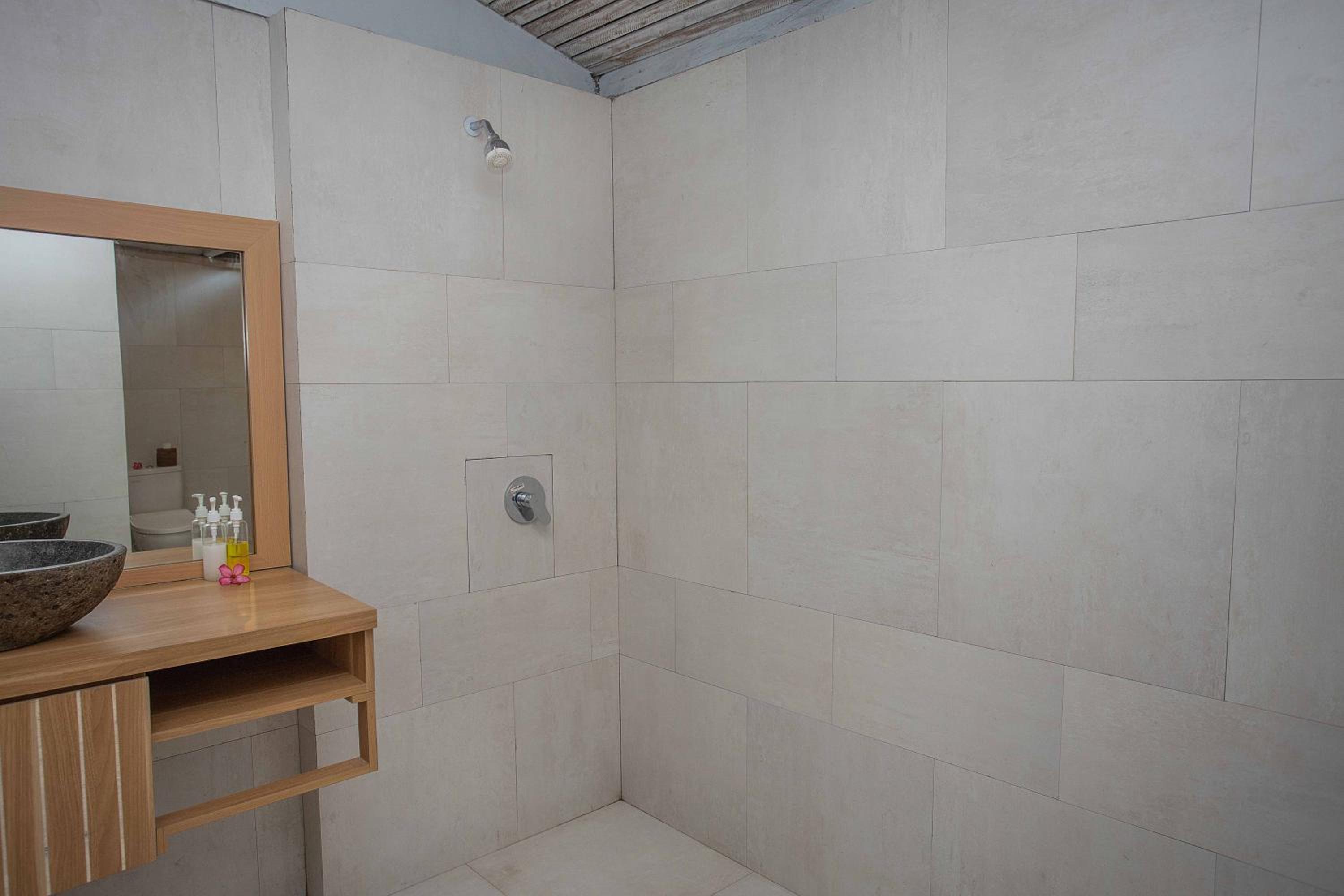 Superior Twin Room with Sea View (Free 2 Bottles Beer) photo 3